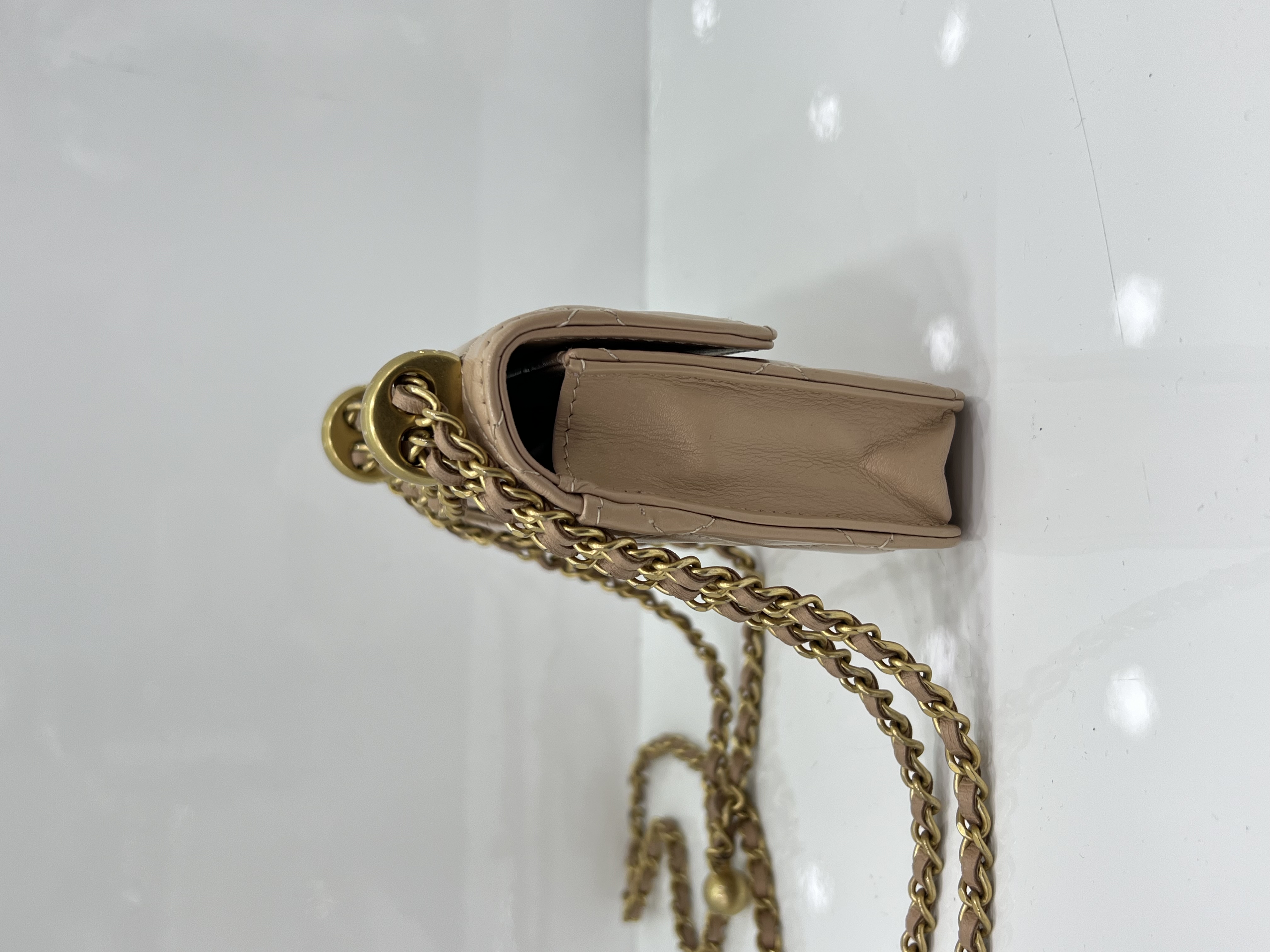 直播貨品 |  [1個-$100 2個-$300］EE107