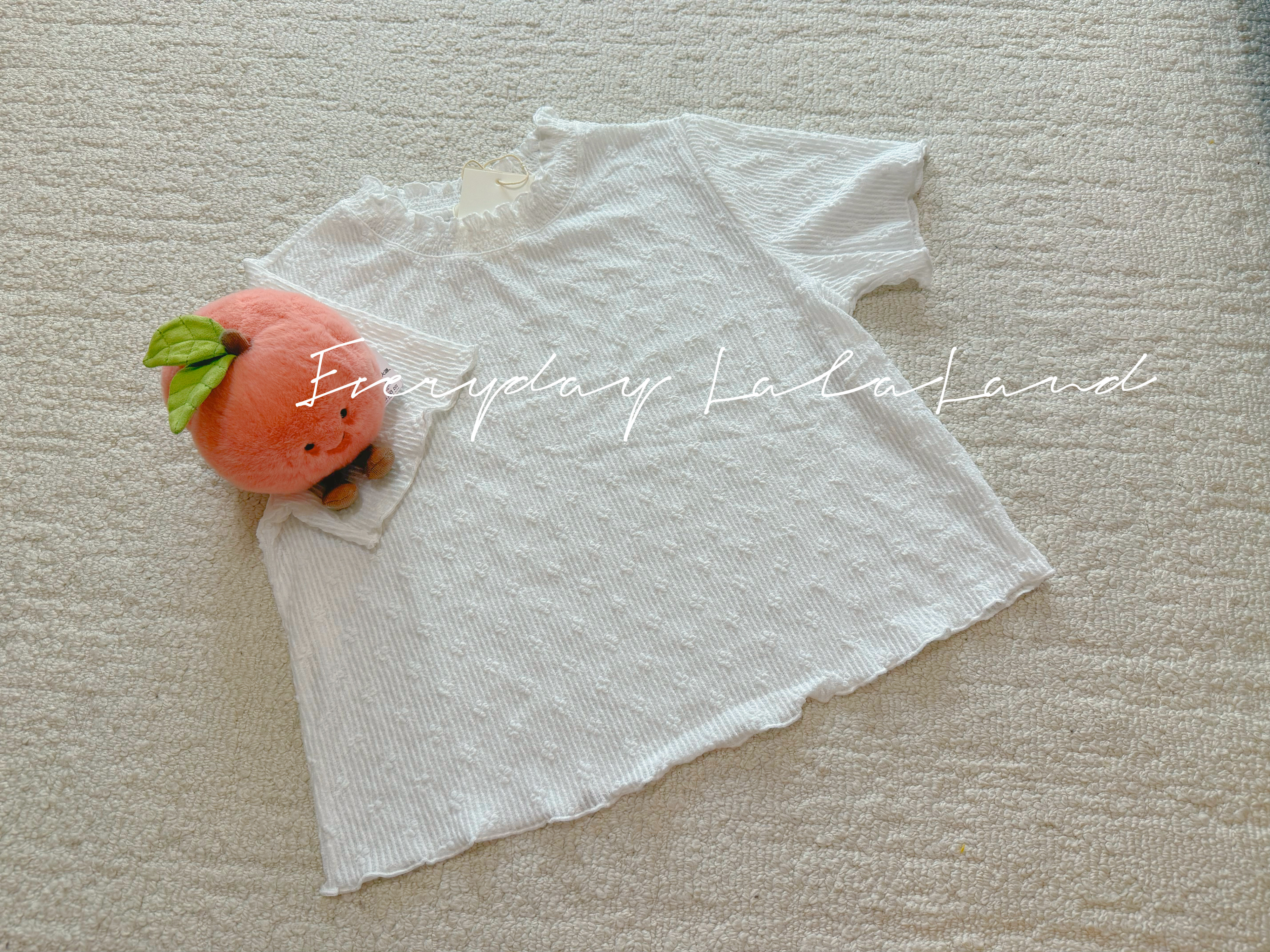 ❥ New arrival 。舒適立體花紋上衣 。