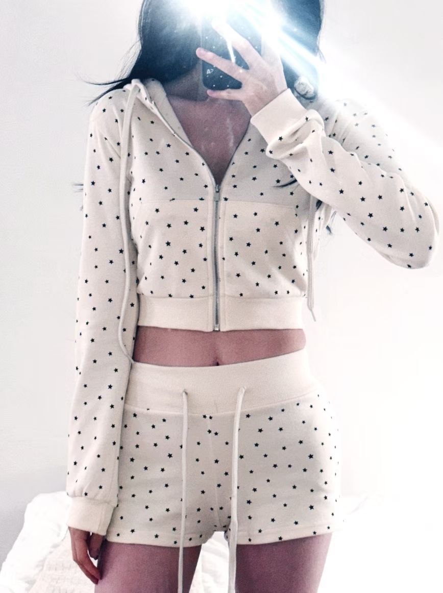 韓國星星jacket 短褲套裝 如買一套需拍兩件（jacket+ pants ）