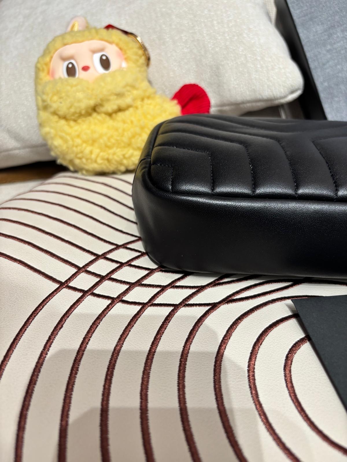 Ysl loulou pouch SAINT LAURENT Black Calfskin Pouch 100%Authentic, 99%new ✅certificate ✅box