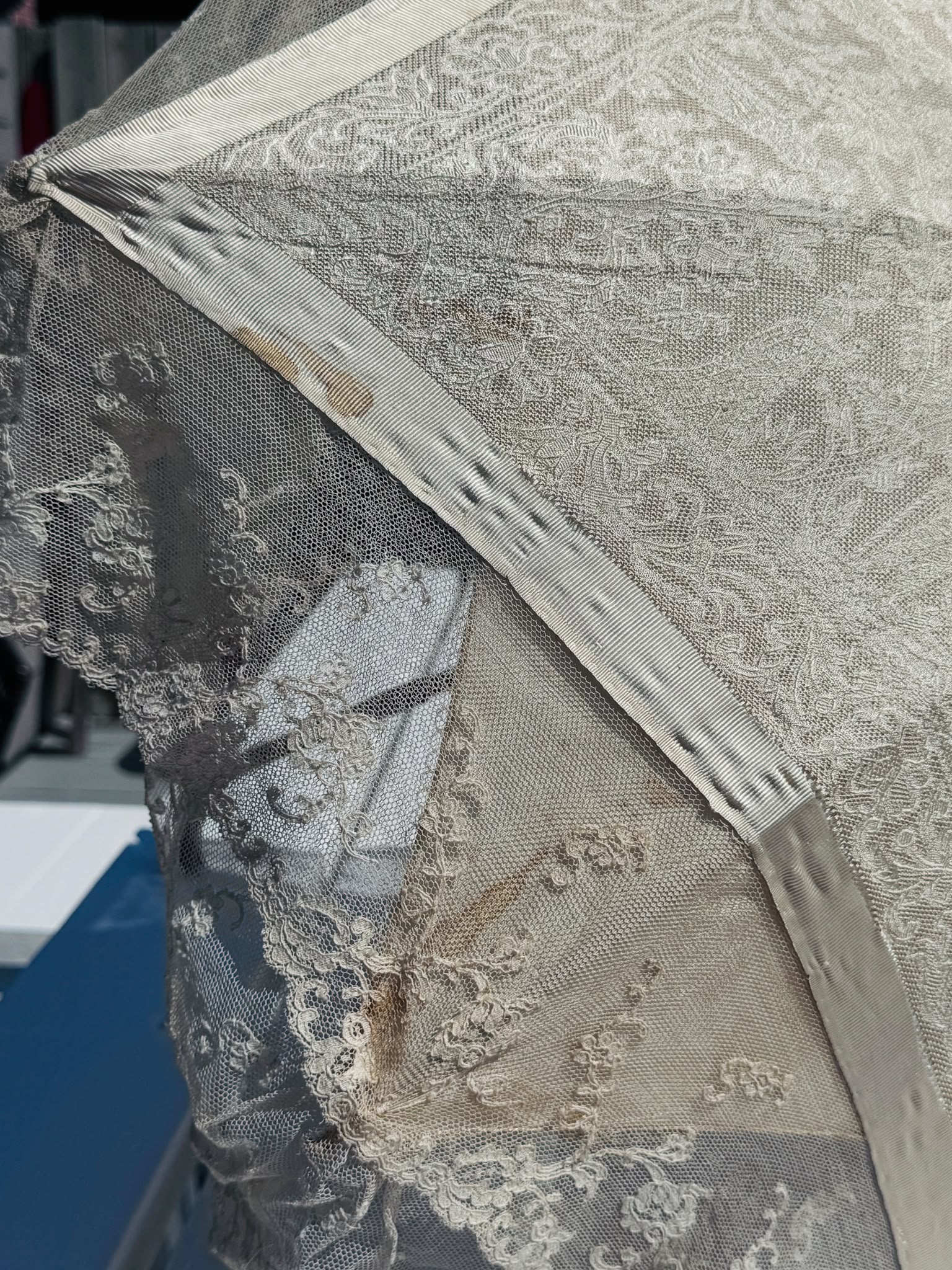 Antique Late Victorian/ Edwardian Lace Parasol with Carved Wooden Handle, c. 1890–1915 (MT2617)
