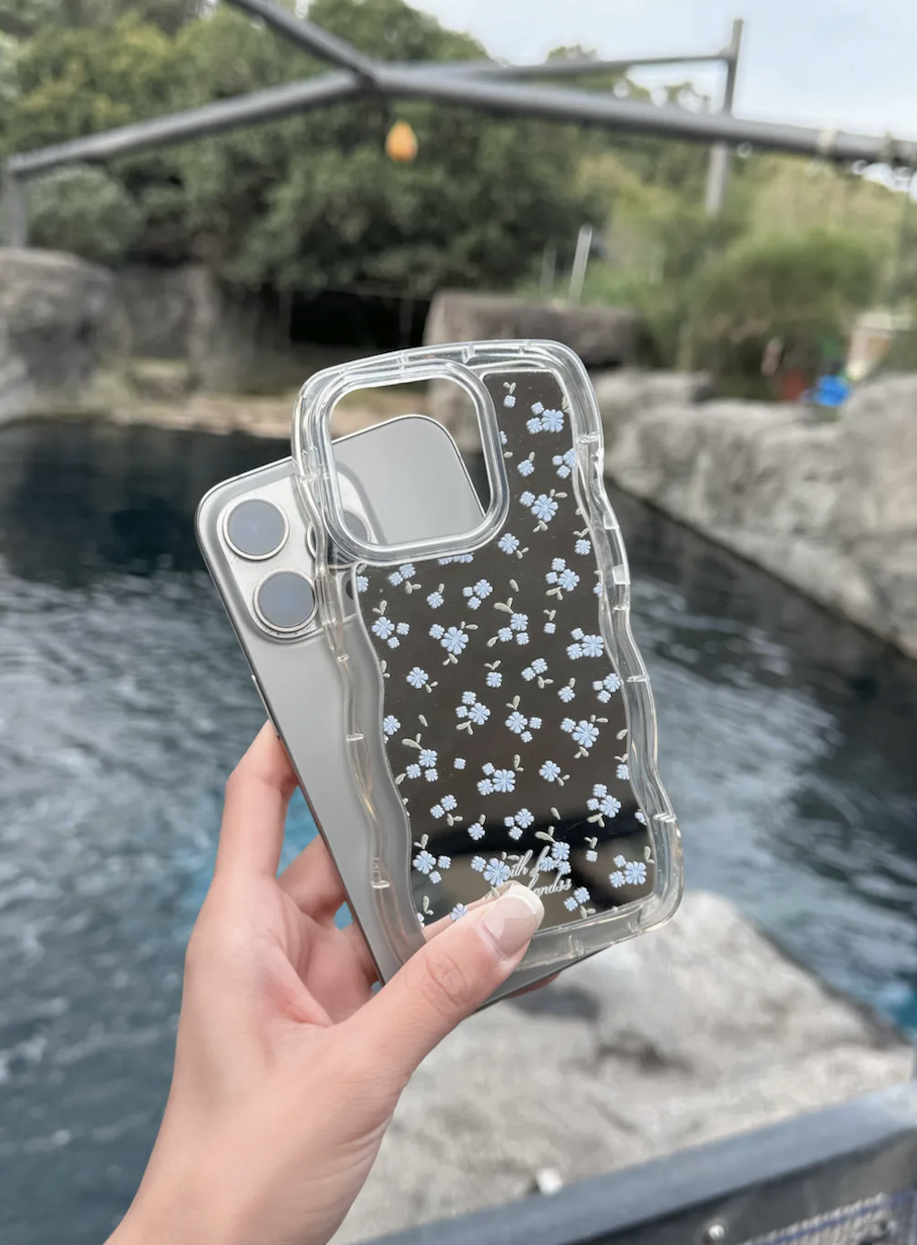 【FlowerBox VOL.43】波浪邊框鏡面 iPhone Case