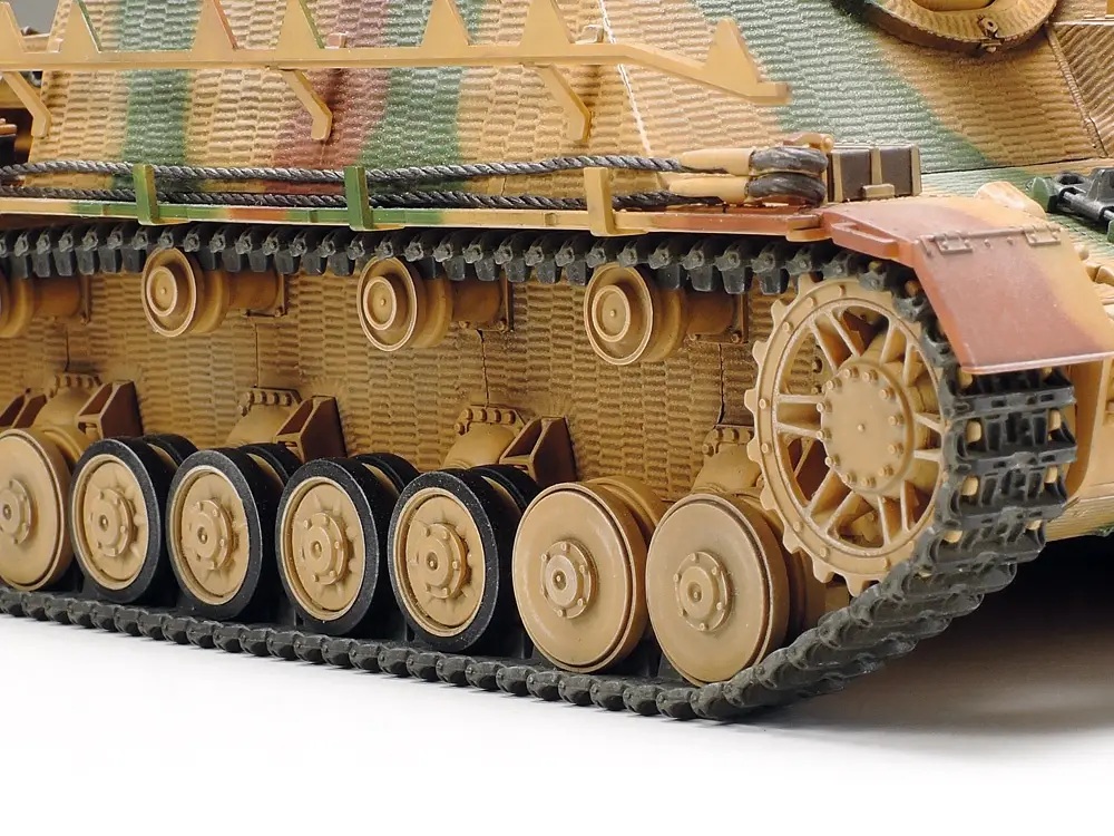 1/35 German Assault Tank sd.kfz.166 Sturmpanzer IV Brummbar Late Production