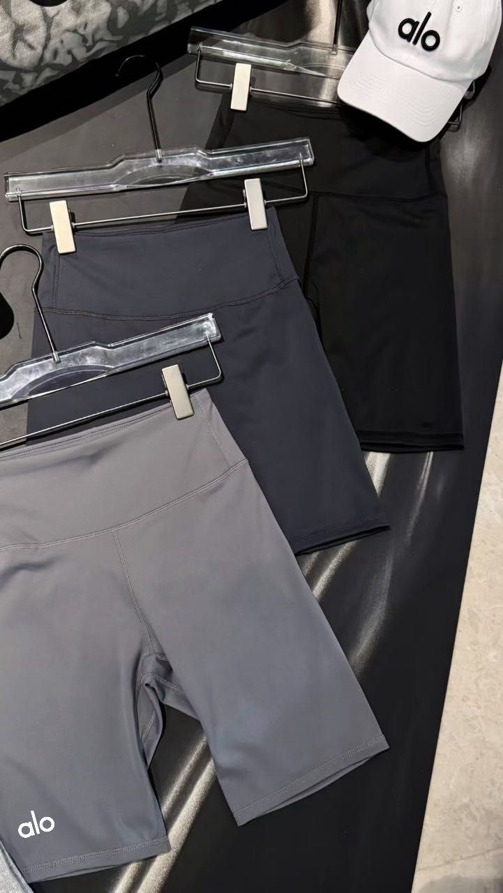 $65條。2條起$55條。Alo五分瑜伽褲