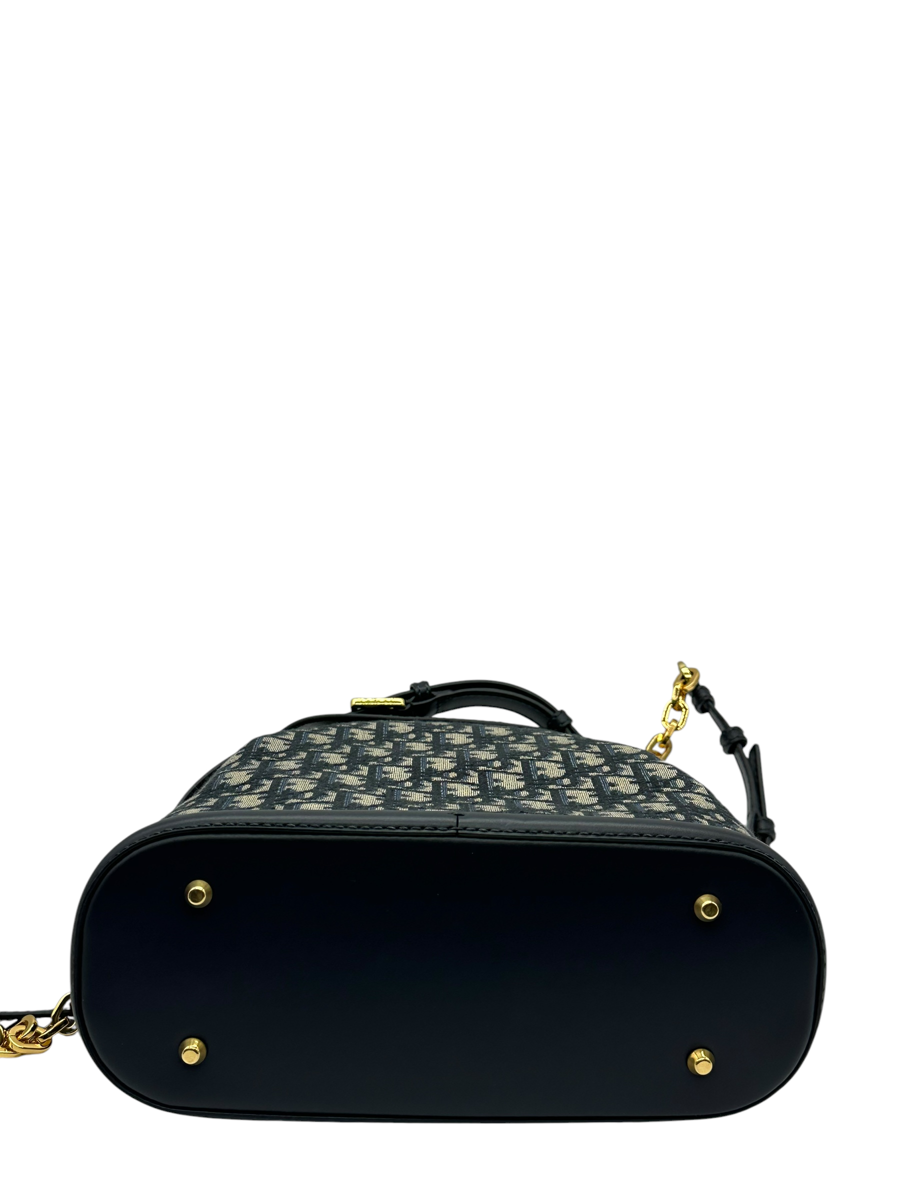 Pre-Owned DIOR Bucket Bag / Product Code: 26052410