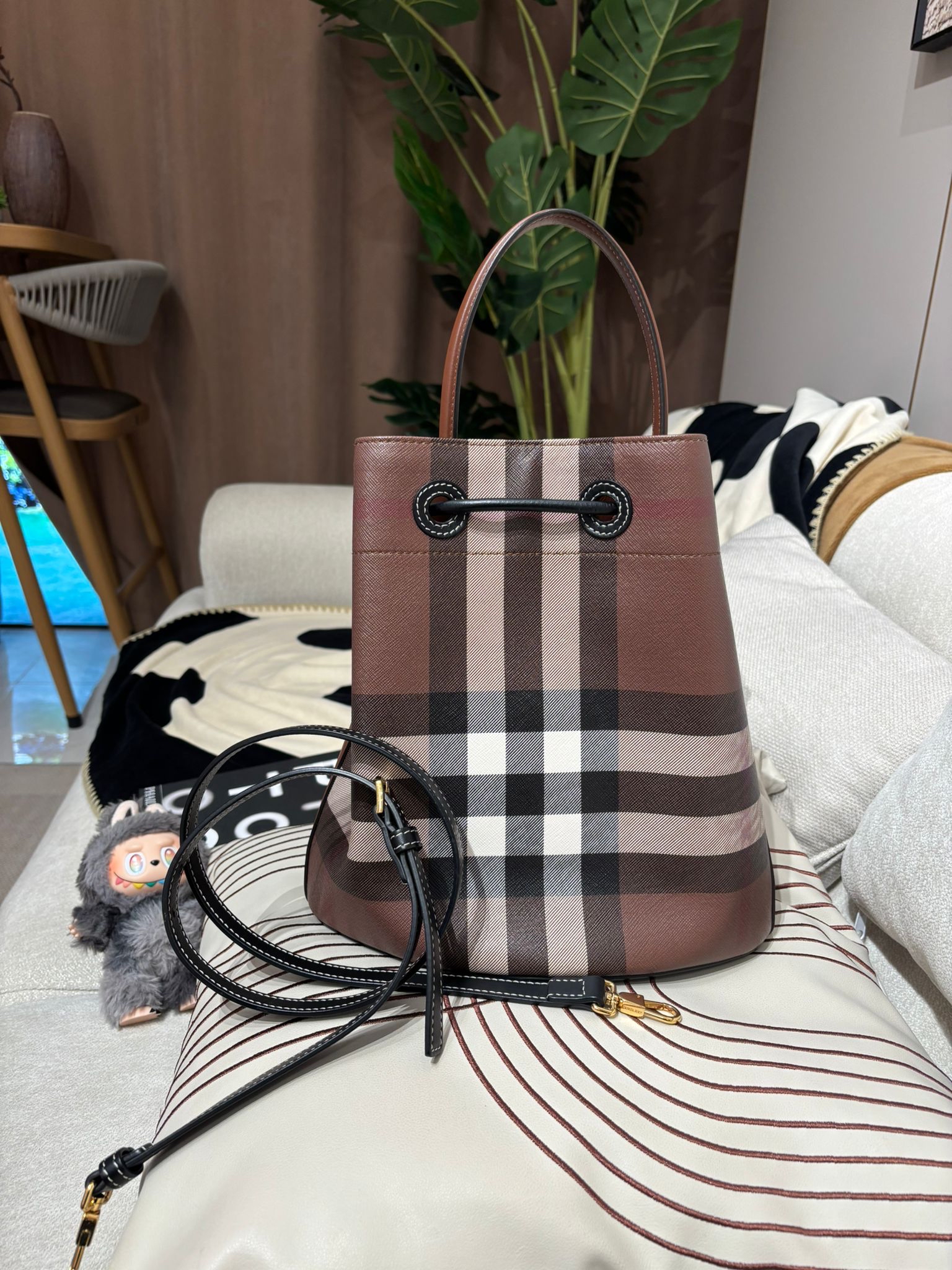 Burberry bucket TB 水桶袋 100%Authentic ,90%new✅塵袋