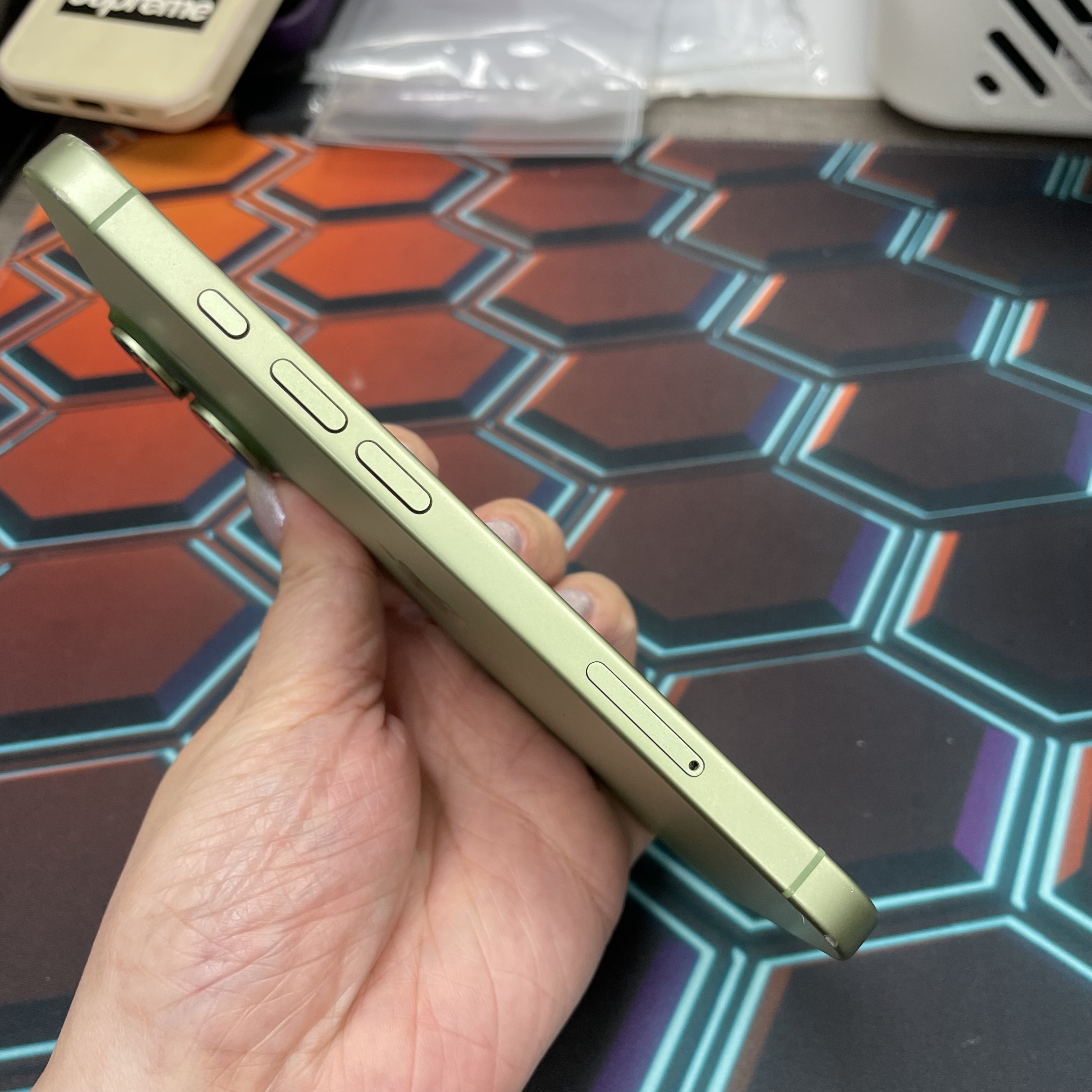 *6824 17 超靚機 256GB 電94 綠色 green