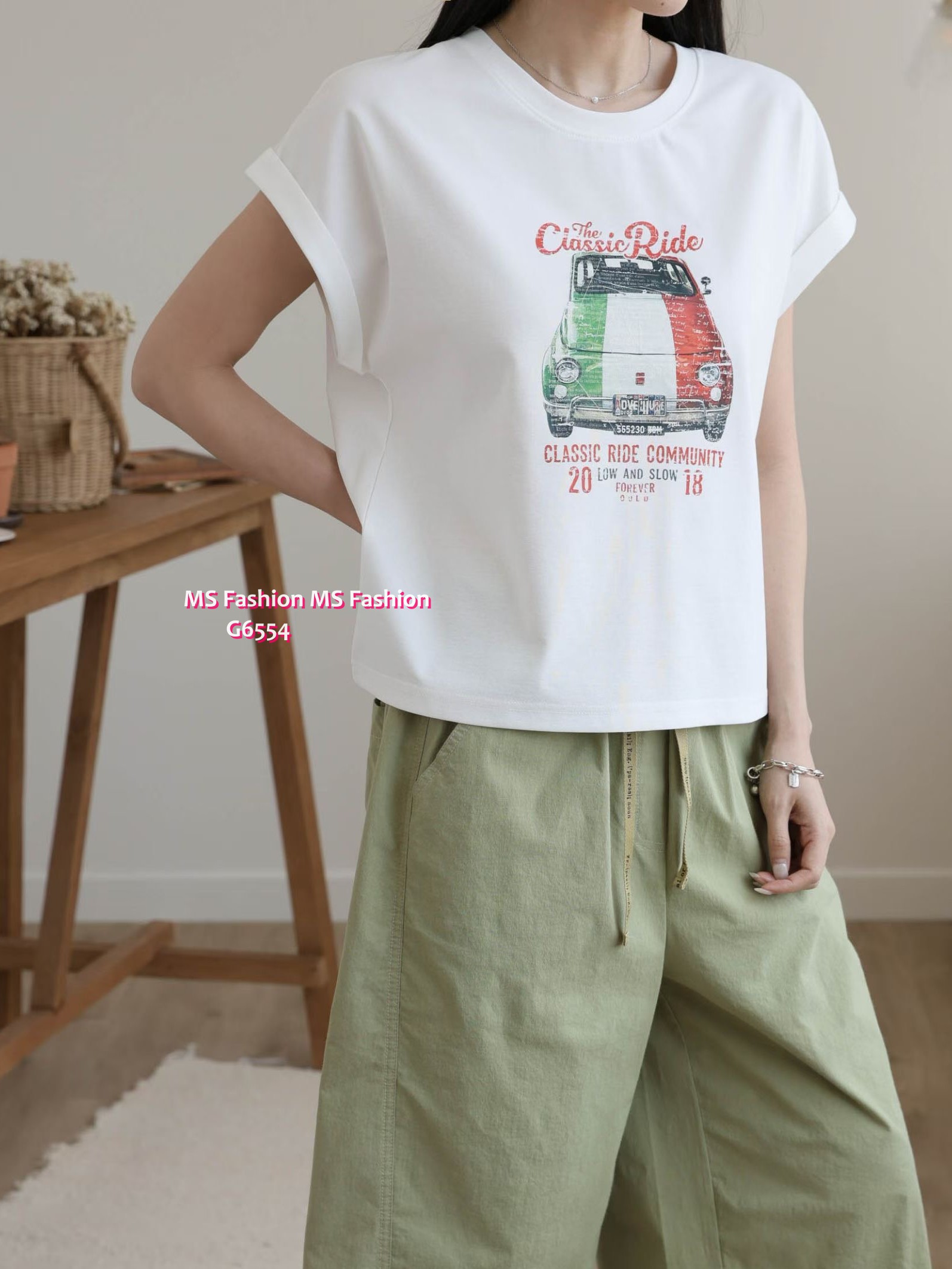 G6554 靚print摺袖後開叉top
