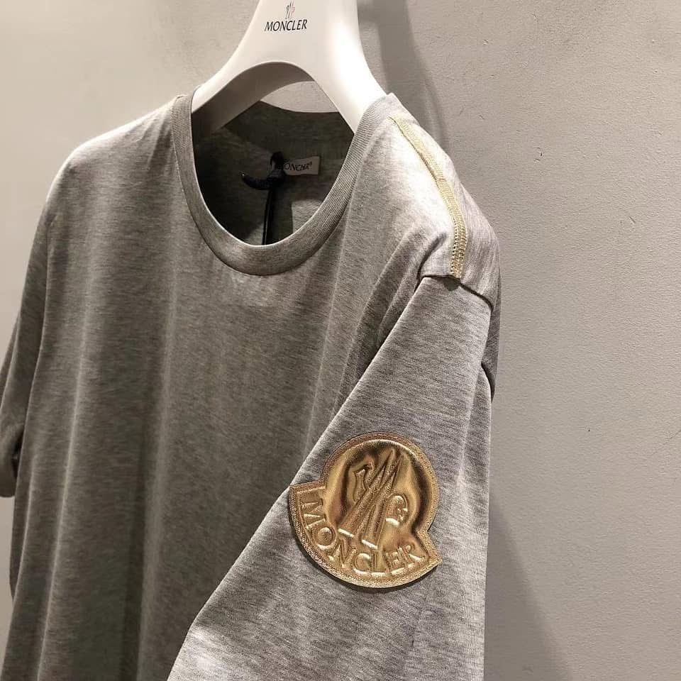 Moncler 極罕金色logo tee