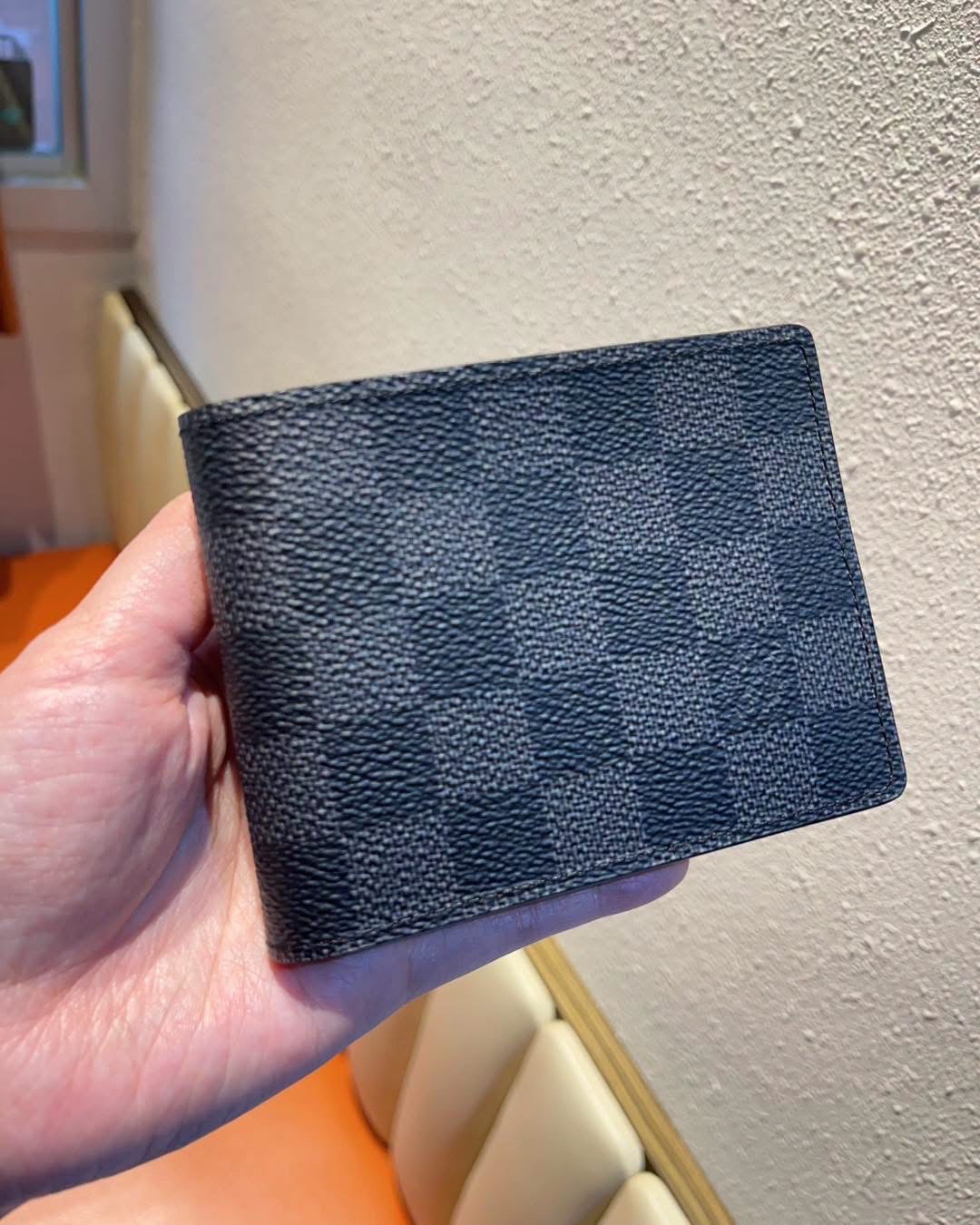 Louis Vuitton Slender wallet 銀包  100%Authentic, 98%New ✅box