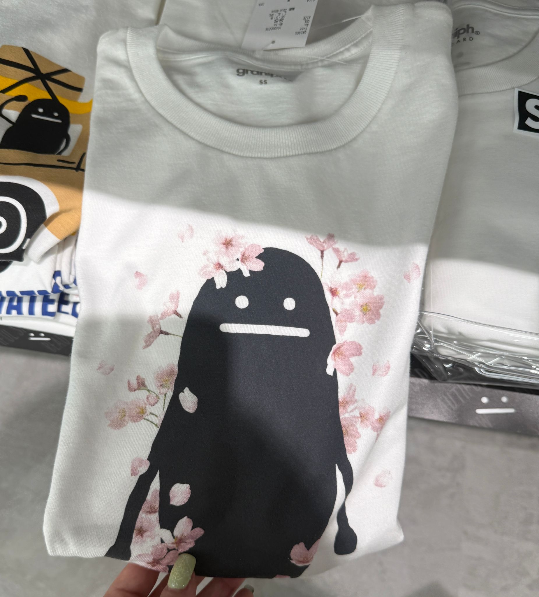 Graniph shadow櫻花限定版 tee White Size Xxs - XXL