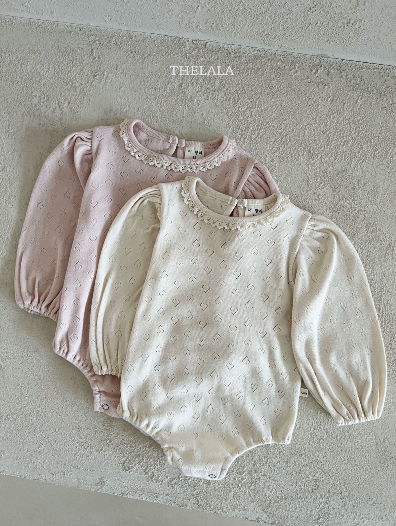 🌸預訂 韓國直送🌸🇰🇷THELALA兩色蕾絲心心通花長袖包屁衣