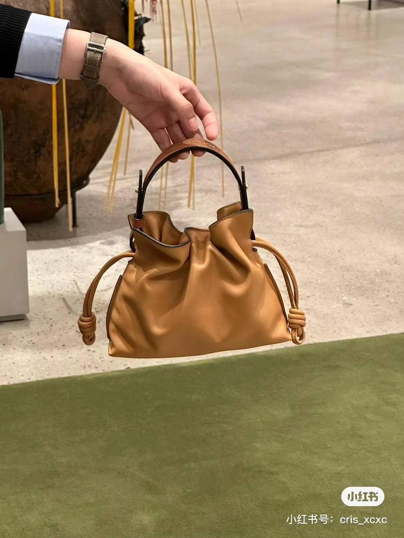 Loewe 罗意威 Flamenco Nano 纳帕小牛皮手提包