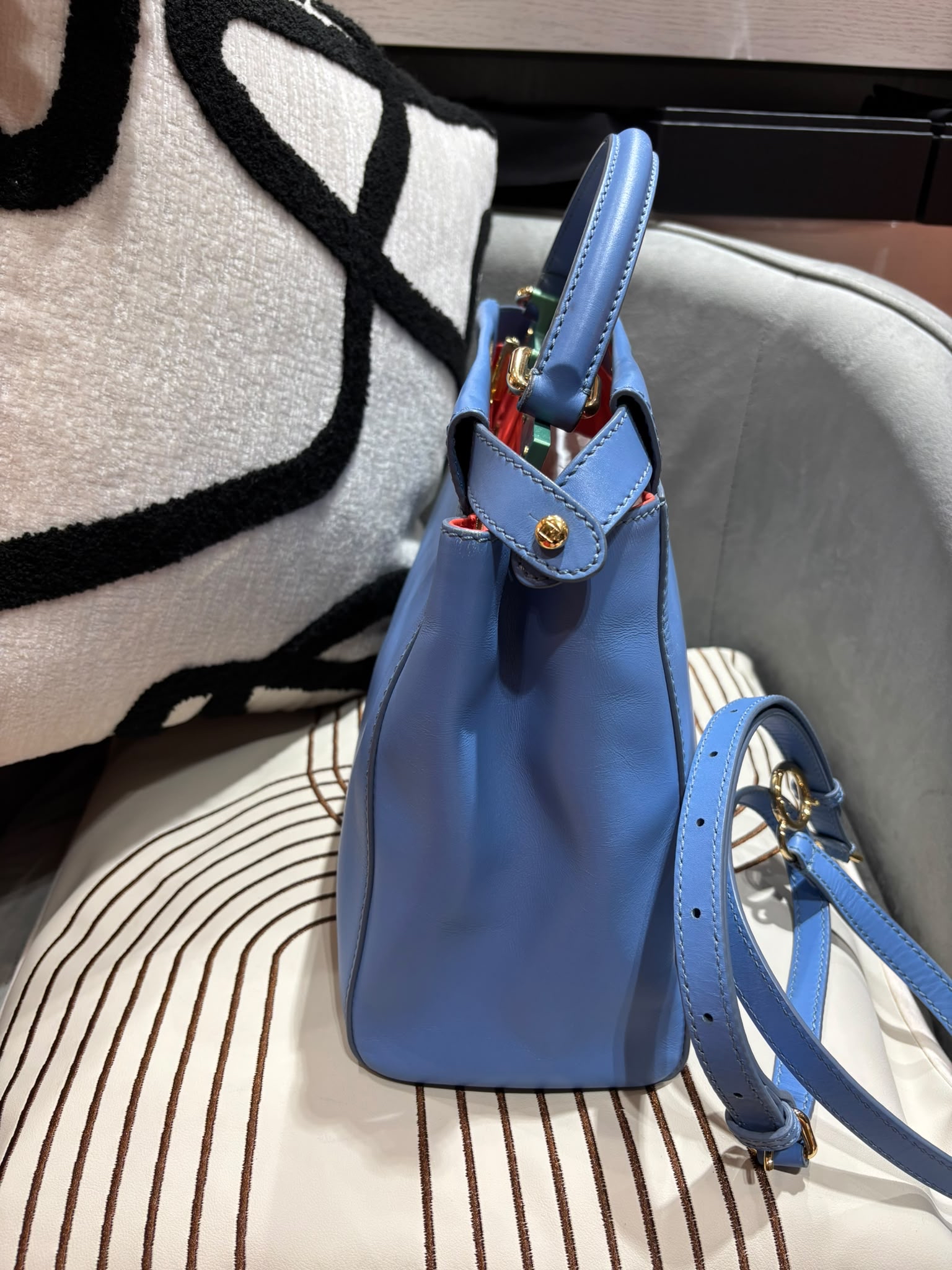 Fendi PEEKABOO REGULAR 100%Authentic , 98%new  ✅塵袋✅booklet tap 