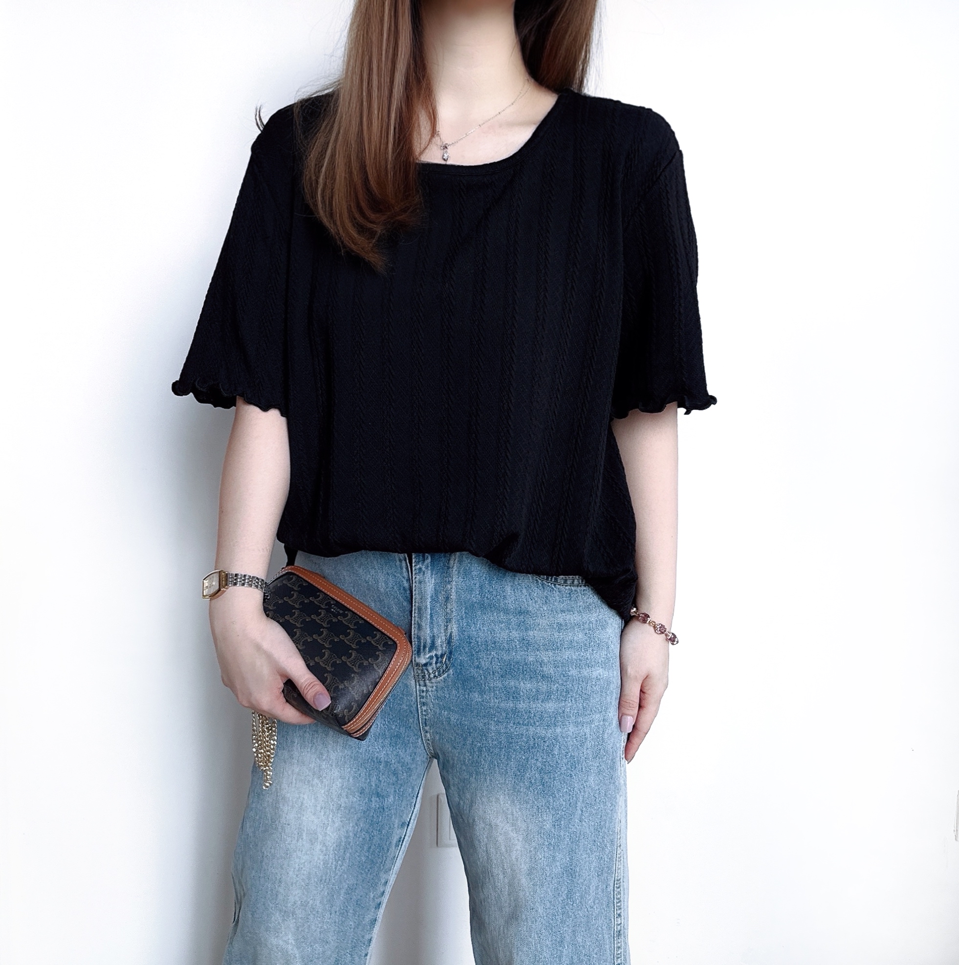 必備木耳邊扭紋針織Top 