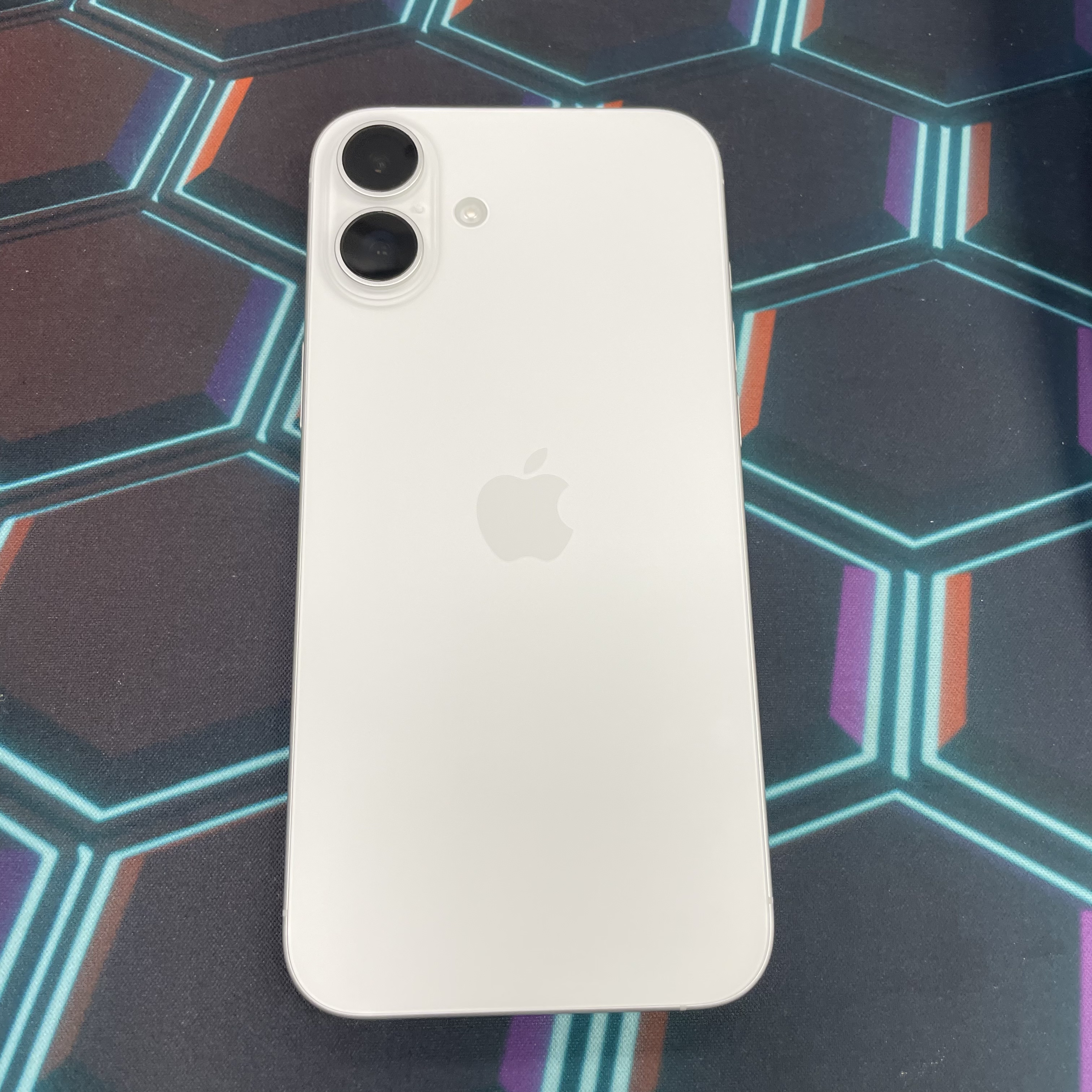 *7280 16 Plus 勁靚機 128GB 電100 白色 white