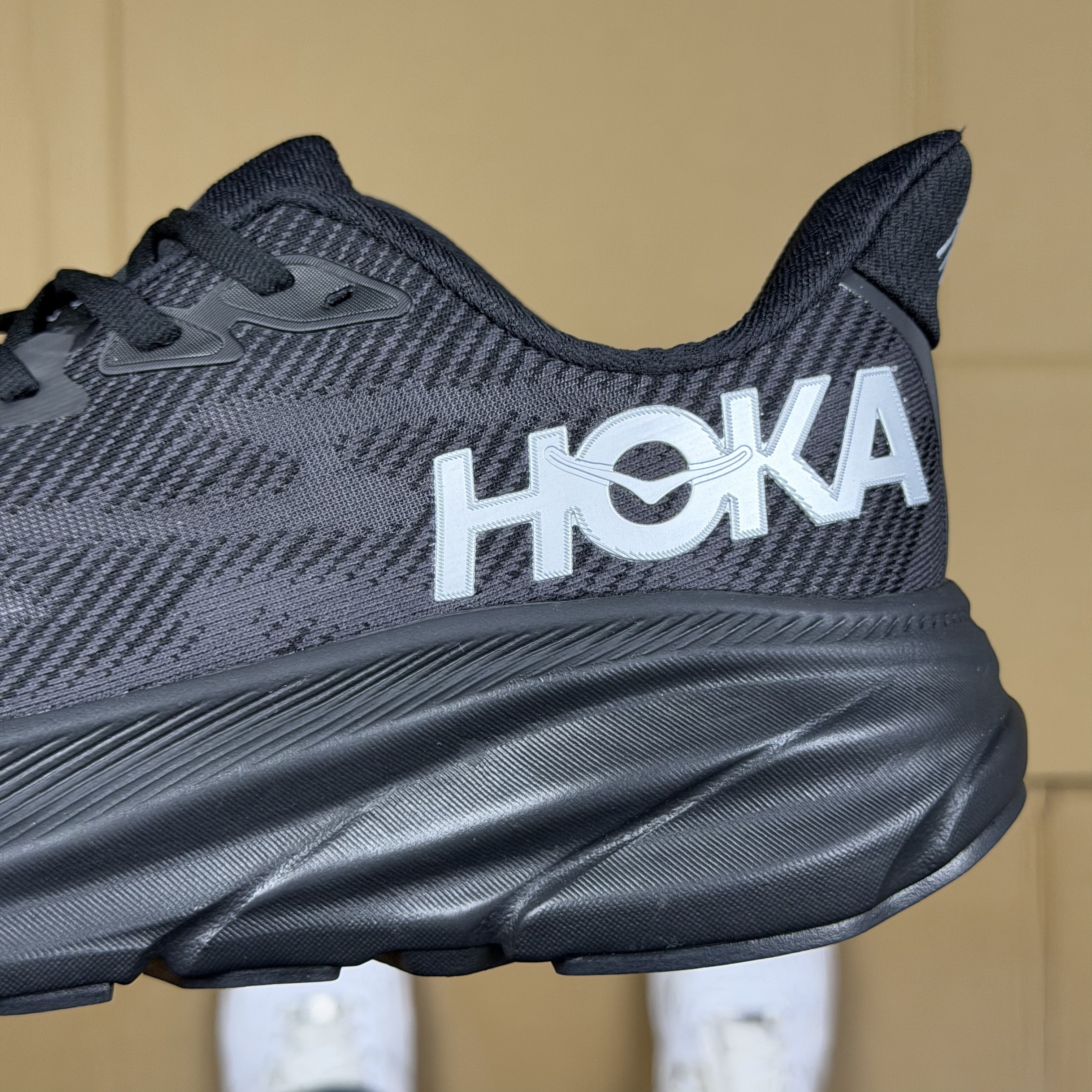 Hoka Clifton 9