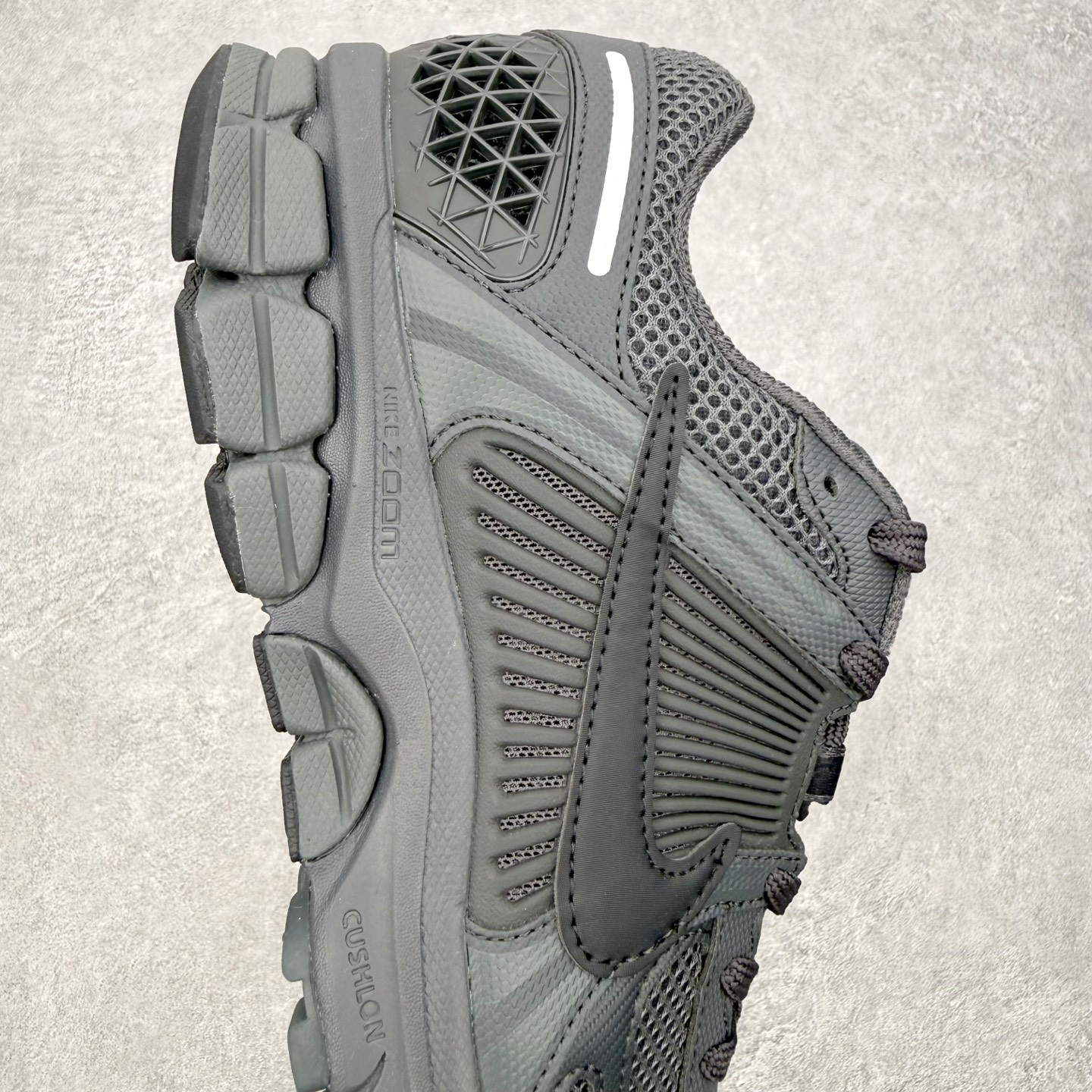 Nike Air Zoom Vomero 5 FQ7079-002 