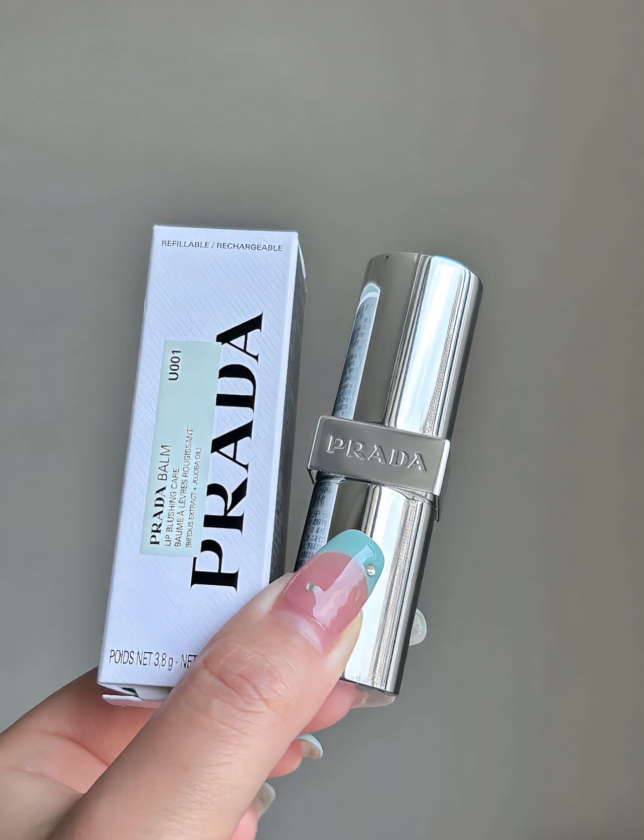 PRADA 斷貨王🩵超美冰藍🩵變色潤唇膏#U001