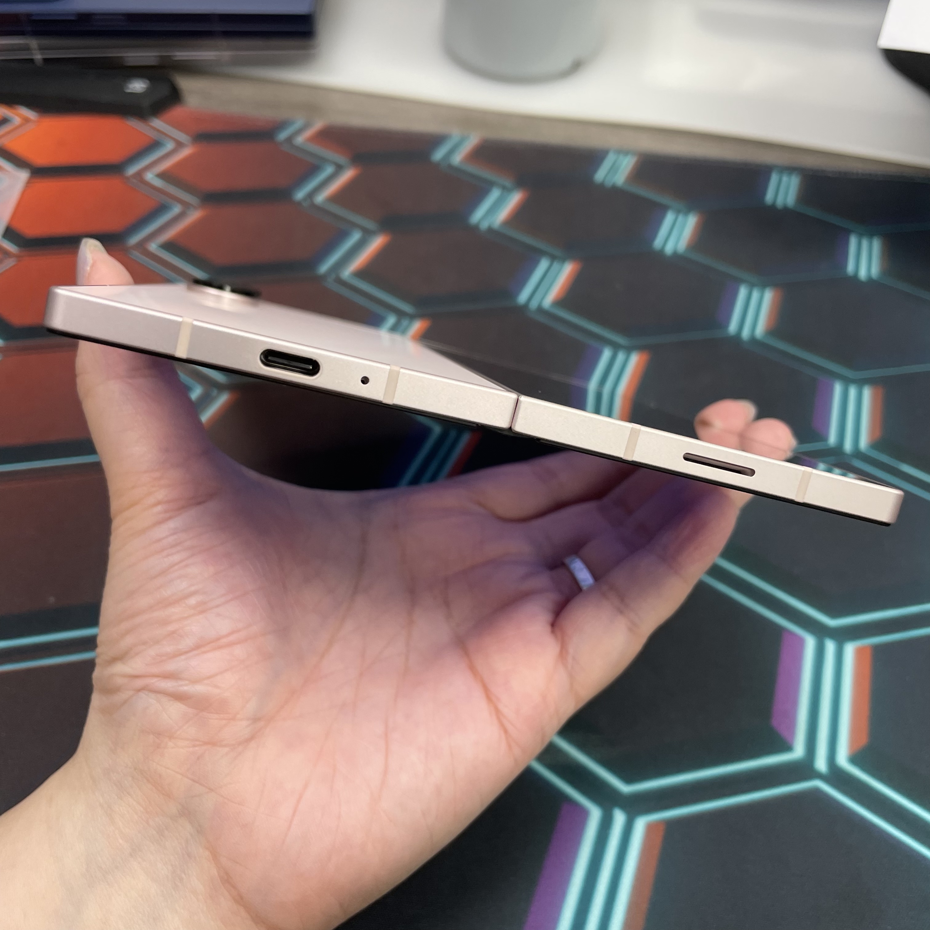 *7328 Galaxy Z Fold 6 勁靚機 12+256GB 粉色 pink