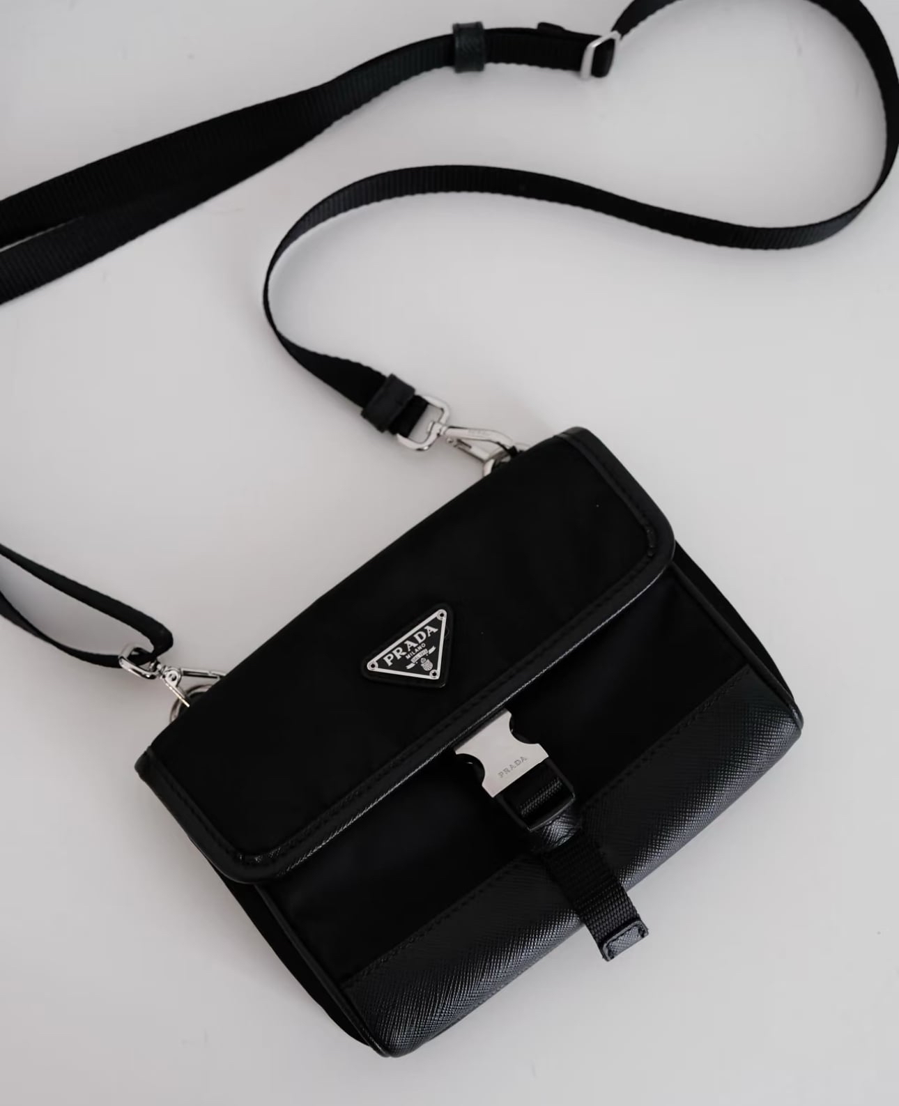 限時優惠✨訂貨📮Prada phone bag 男女同款  🔖Size 18x12.5cm