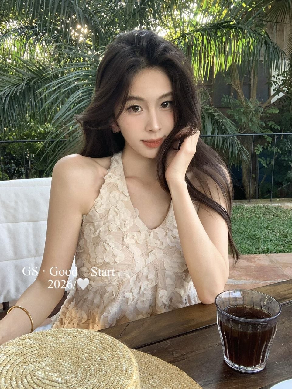 4549 GS START "ROSÉE PETALINE HALTER TOP”