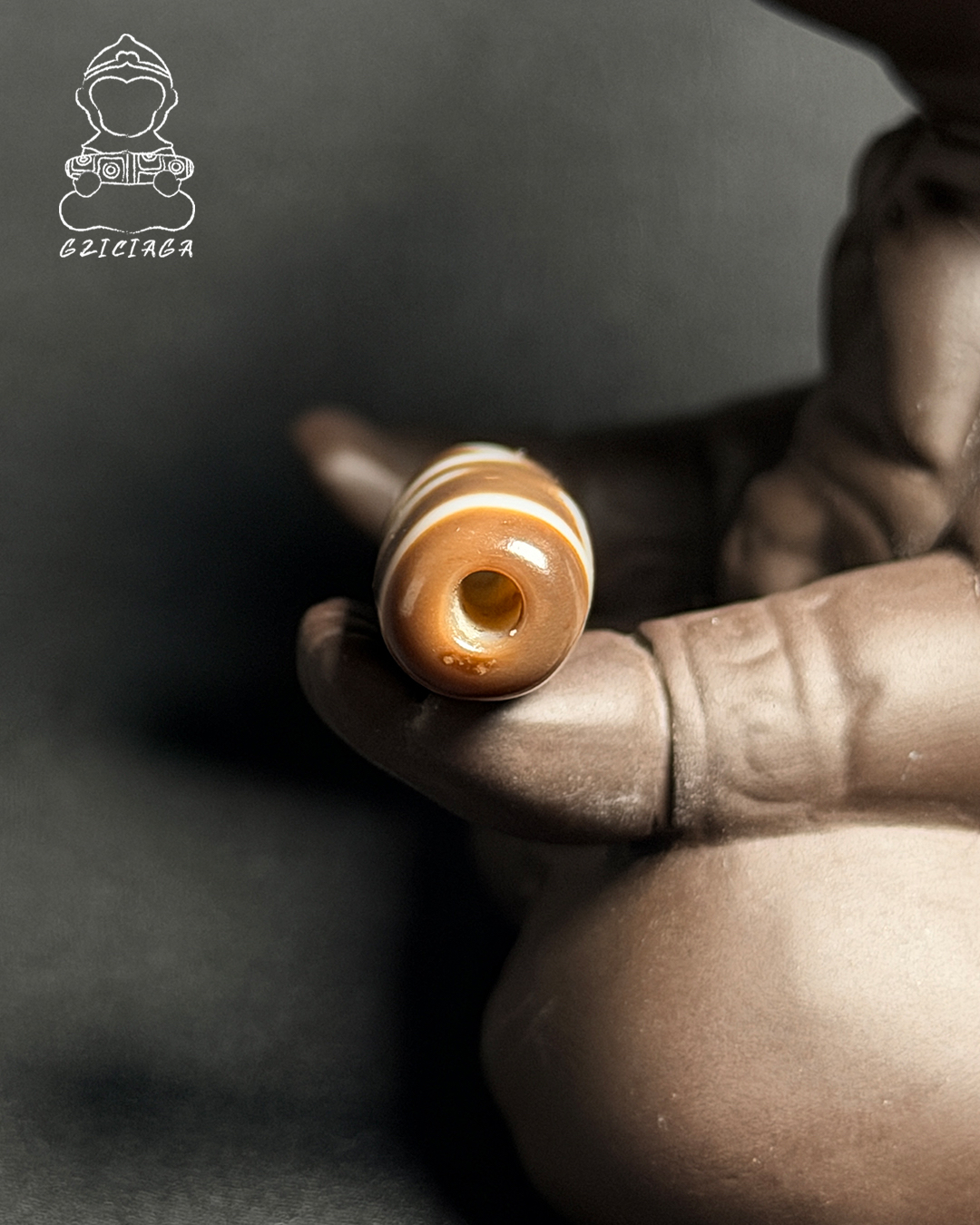 西藏至純寶瓶天珠