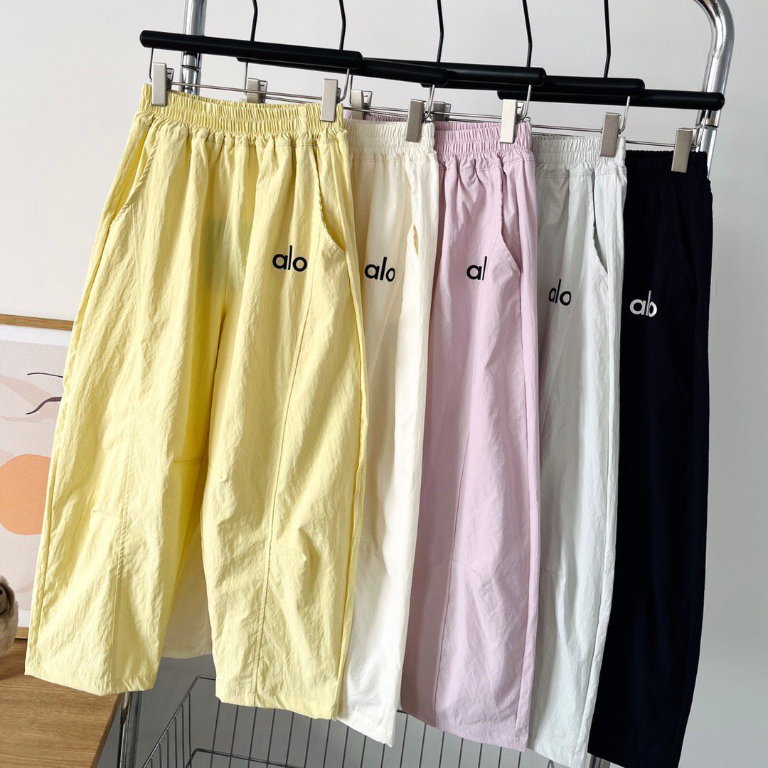 $65條。2條起$55條。廠單alo寬鬆直筒速乾褲