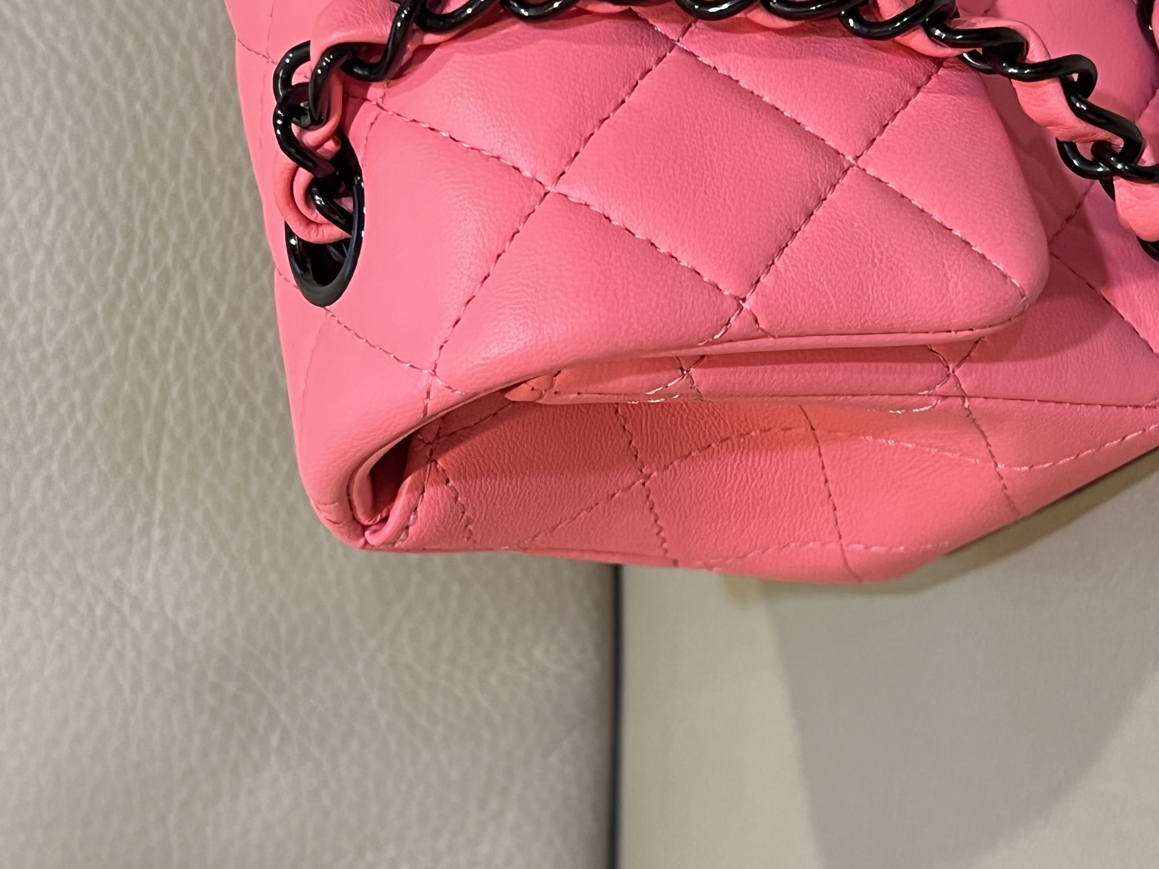 Pre-Owned CHANEL Mini Matelassé / Product Code: 26041659