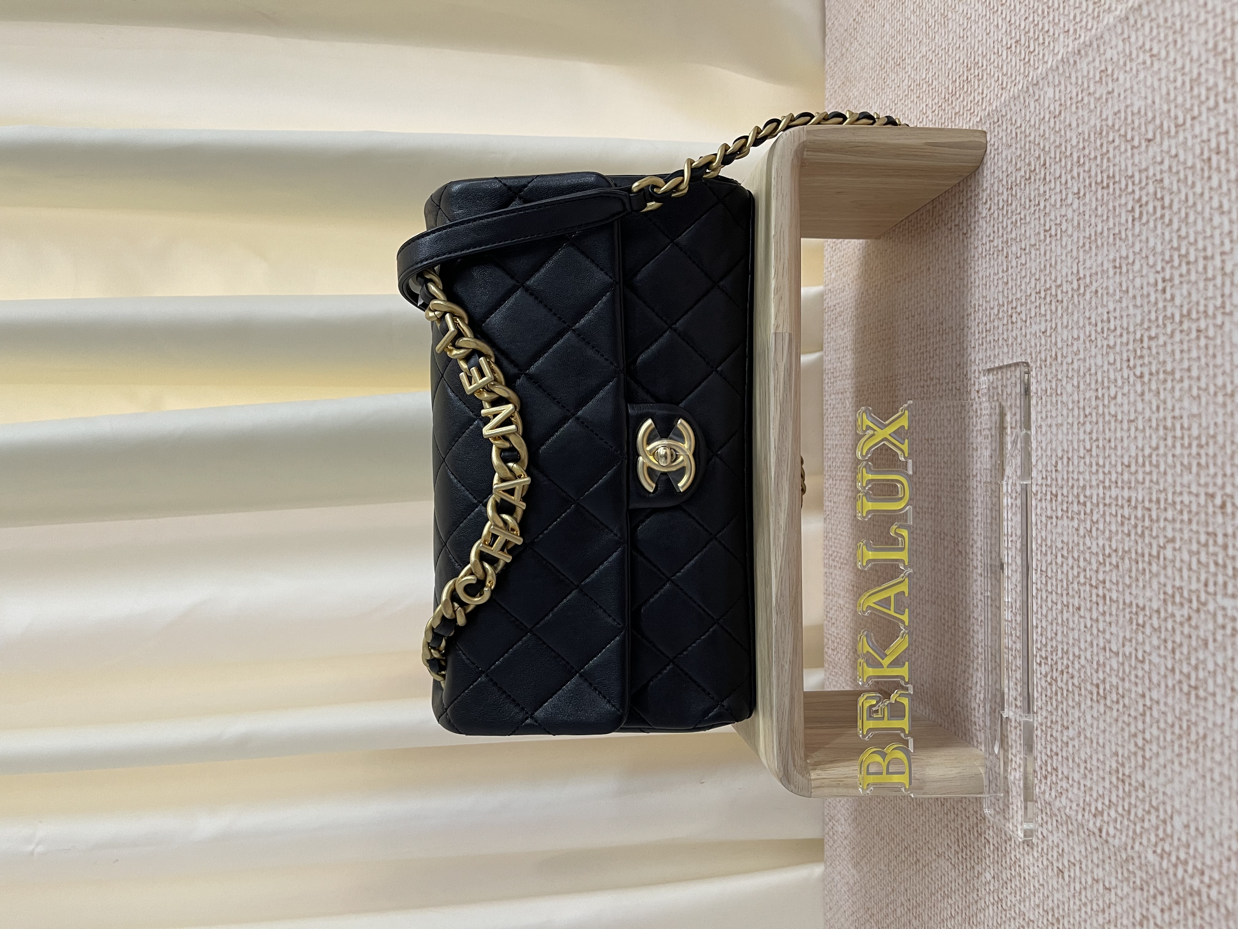 Pre-Owned CHANEL 23P Logo Letters Flap Bag / Product Code: 26022201