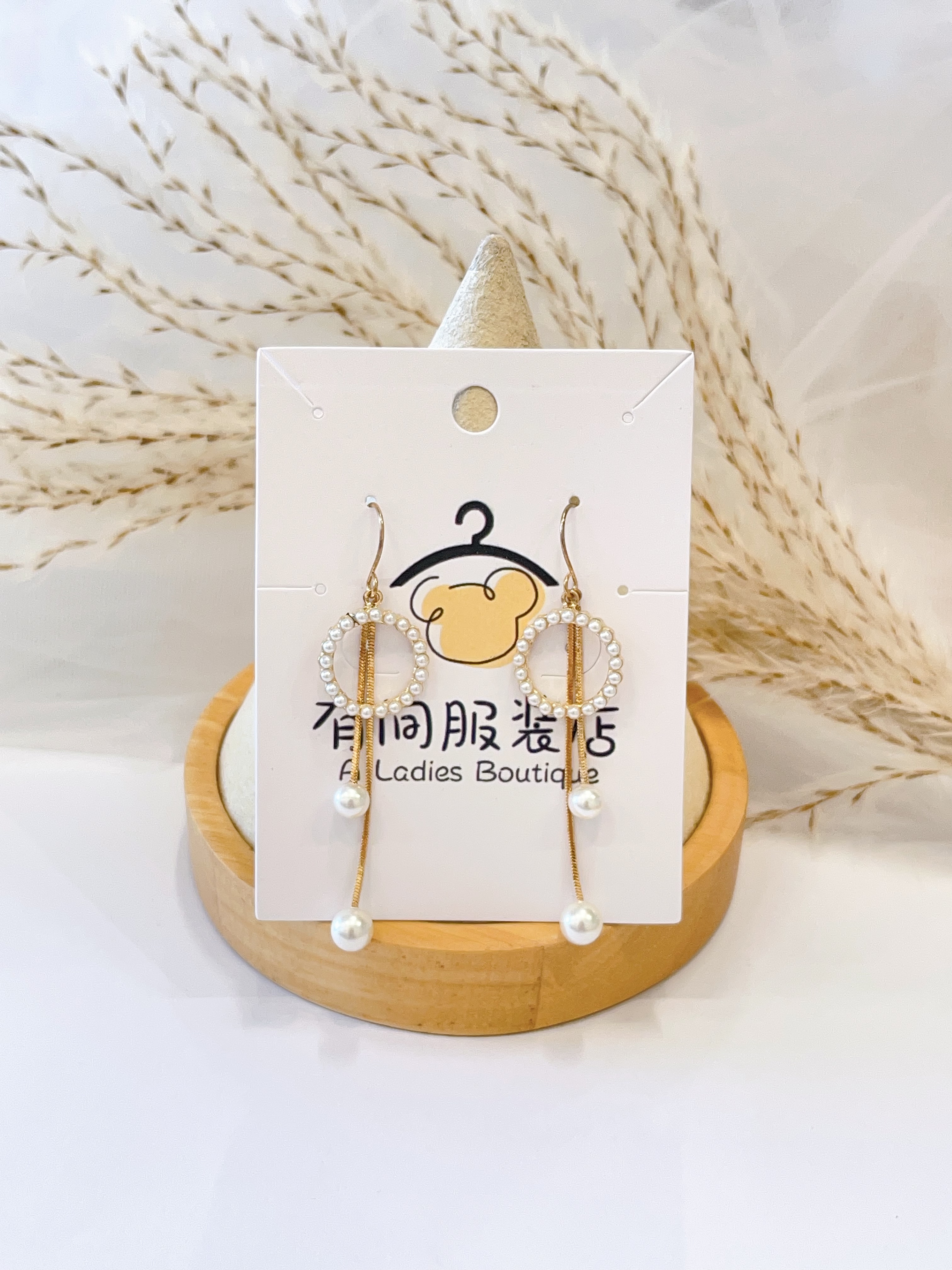 名媛风珍珠设计耳环