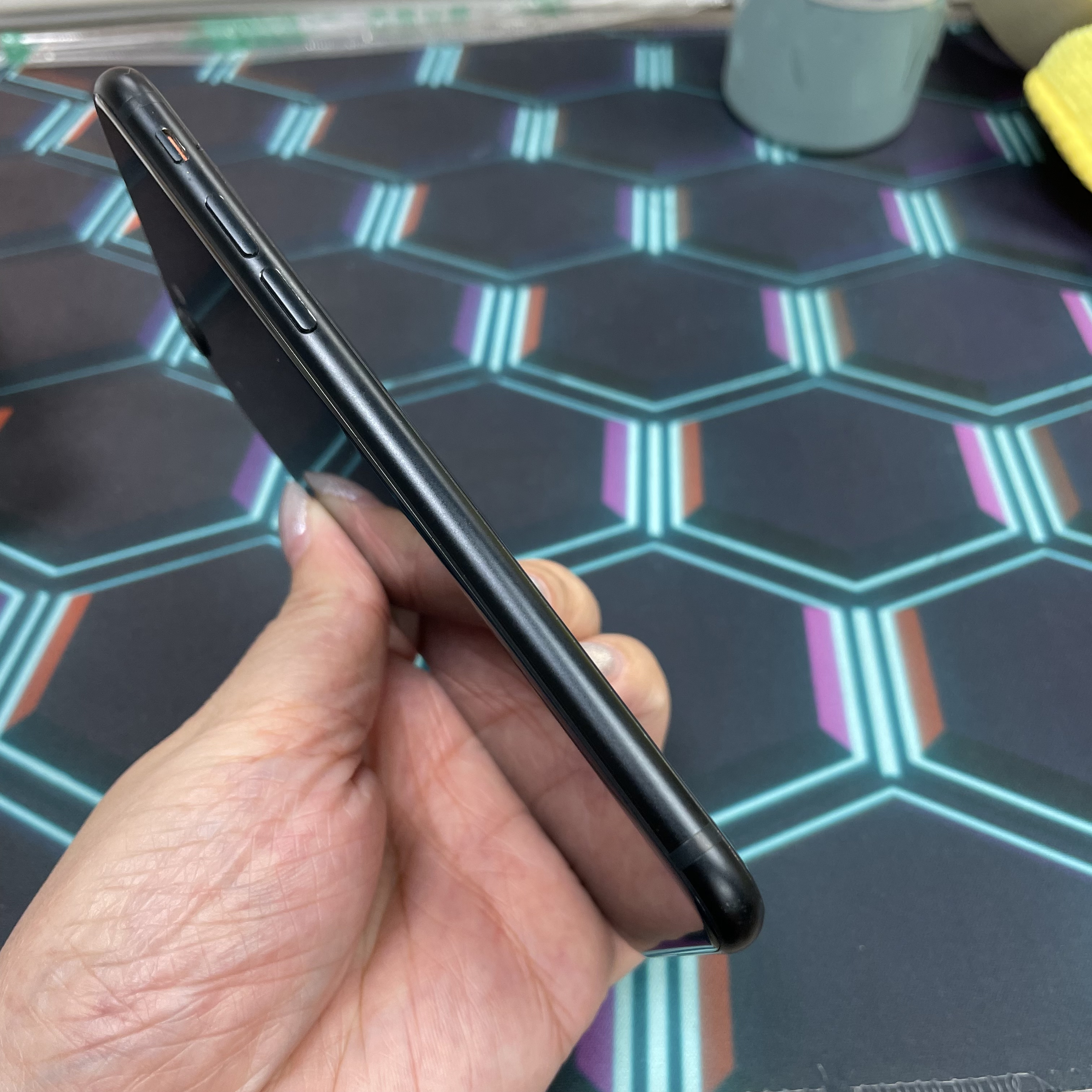 *7126 SE 3 完美機 256GB 電100 黑色 black