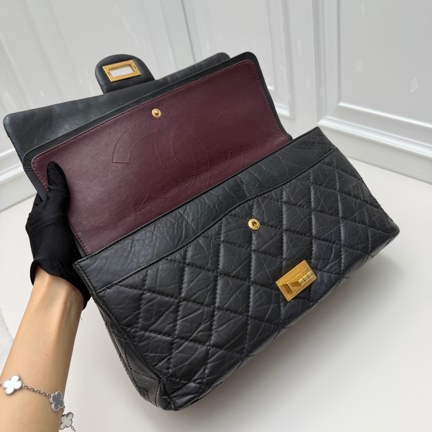 【預訂貨品】CHANEL黑金復古金扣腋下包