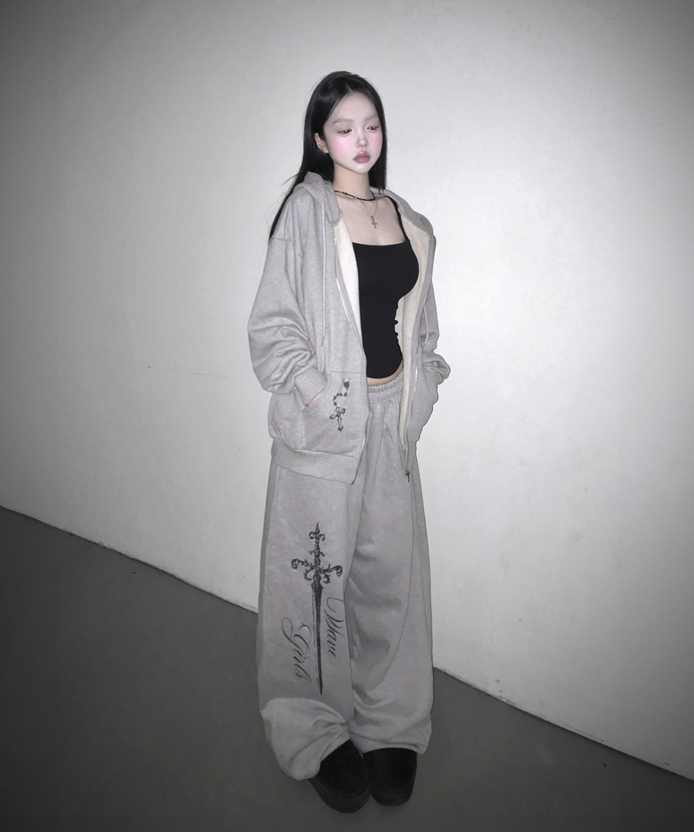 Nocturnal Blade Cuffed Sweatpants