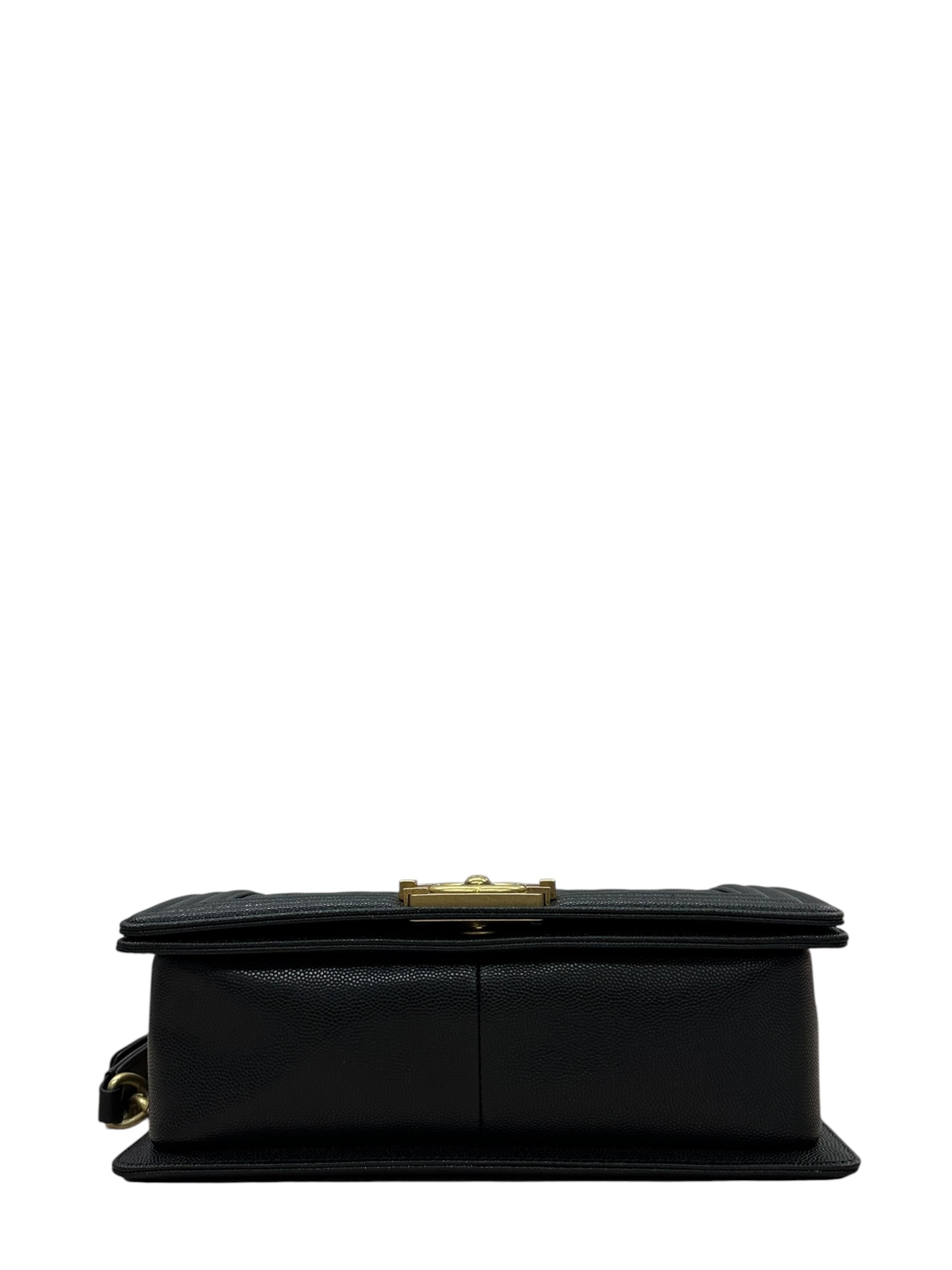 Pre-owned Chanel Boy 25 Flap Bag Calfskin / Product Code: 082103