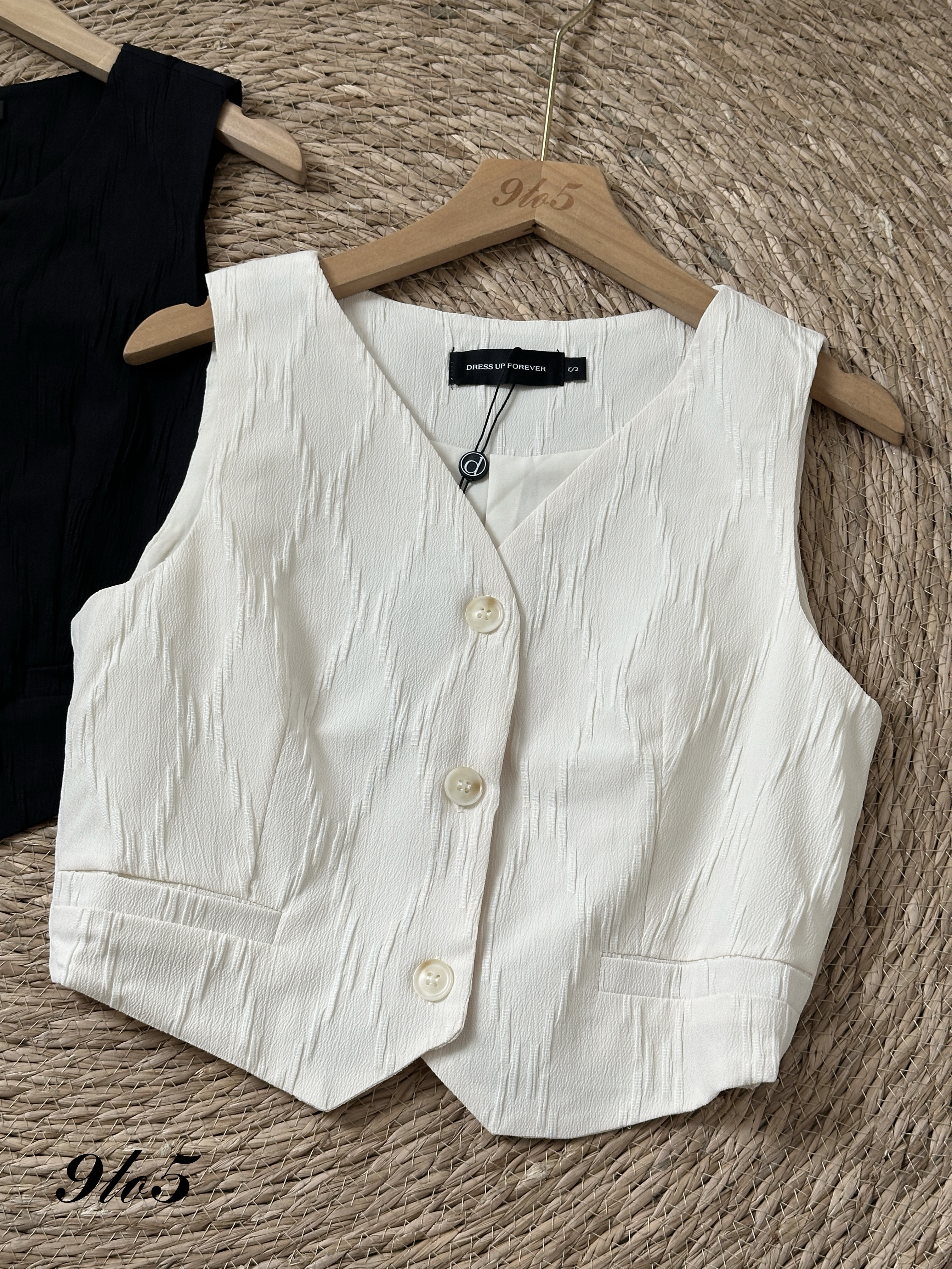 T4074 Sleeveless Crop Top - Black & Cream