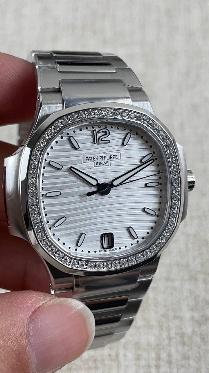 百达翡丽 Nautilus 系列镶钻女士腕表