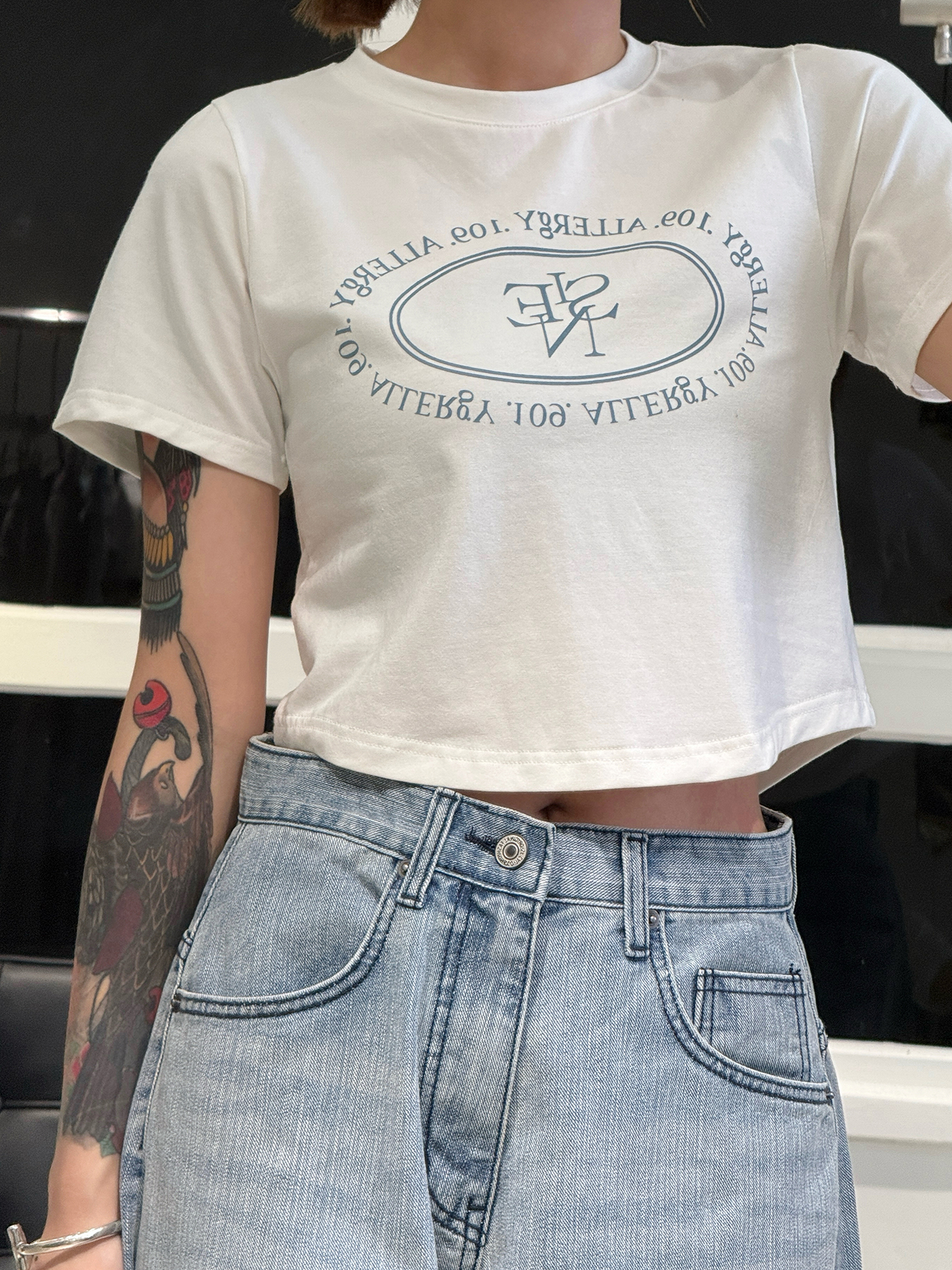 𝐂𝐫𝐨𝐩𝐩𝐞𝐝 𝐚𝐫𝐜𝐡 𝐥𝐨𝐠𝐨 𝐭-𝐬𝐡𝐢𝐫𝐭