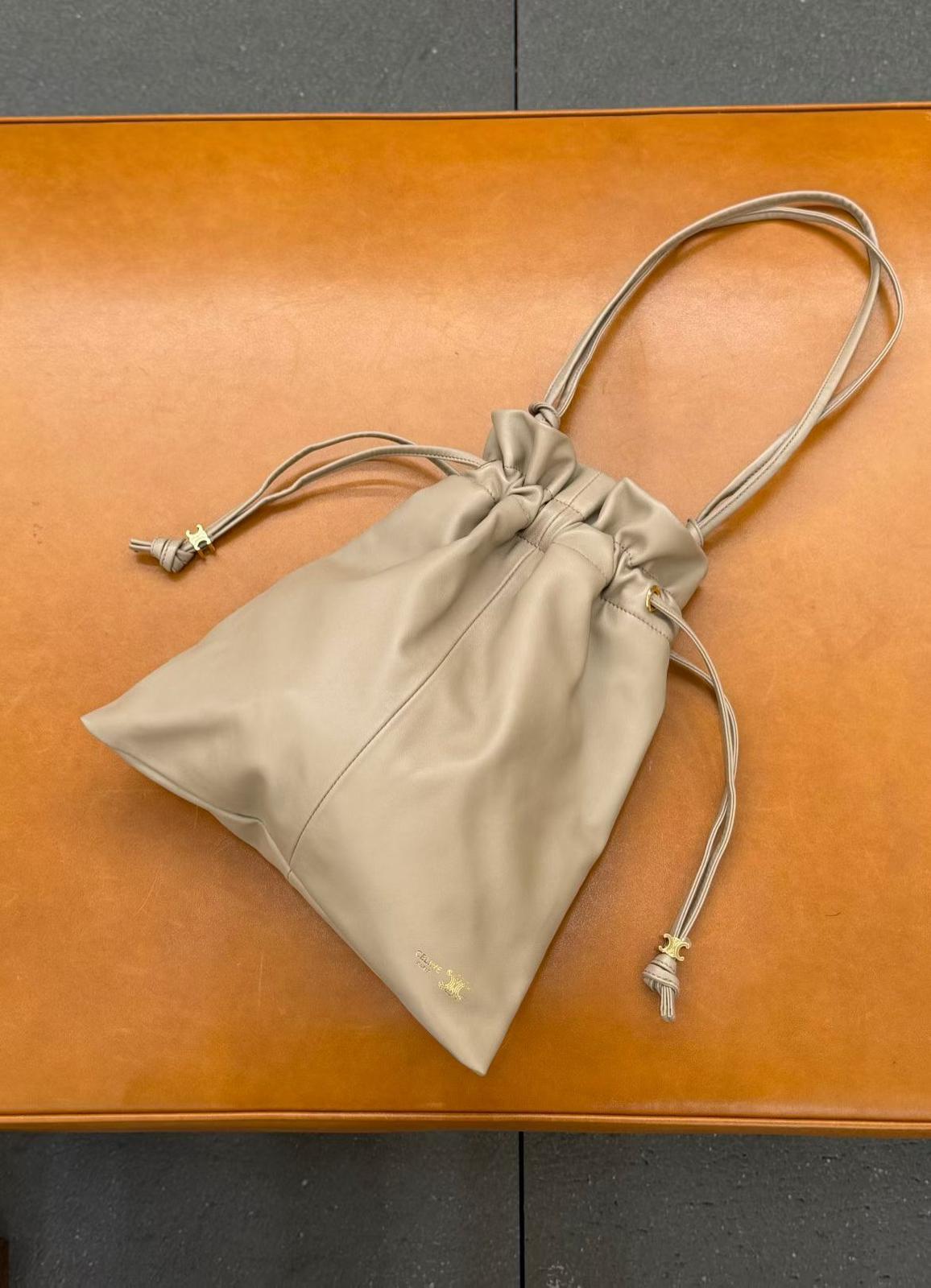 預購 💫💫💫 Celine 專櫃new CRYSTAL POUCH小號包