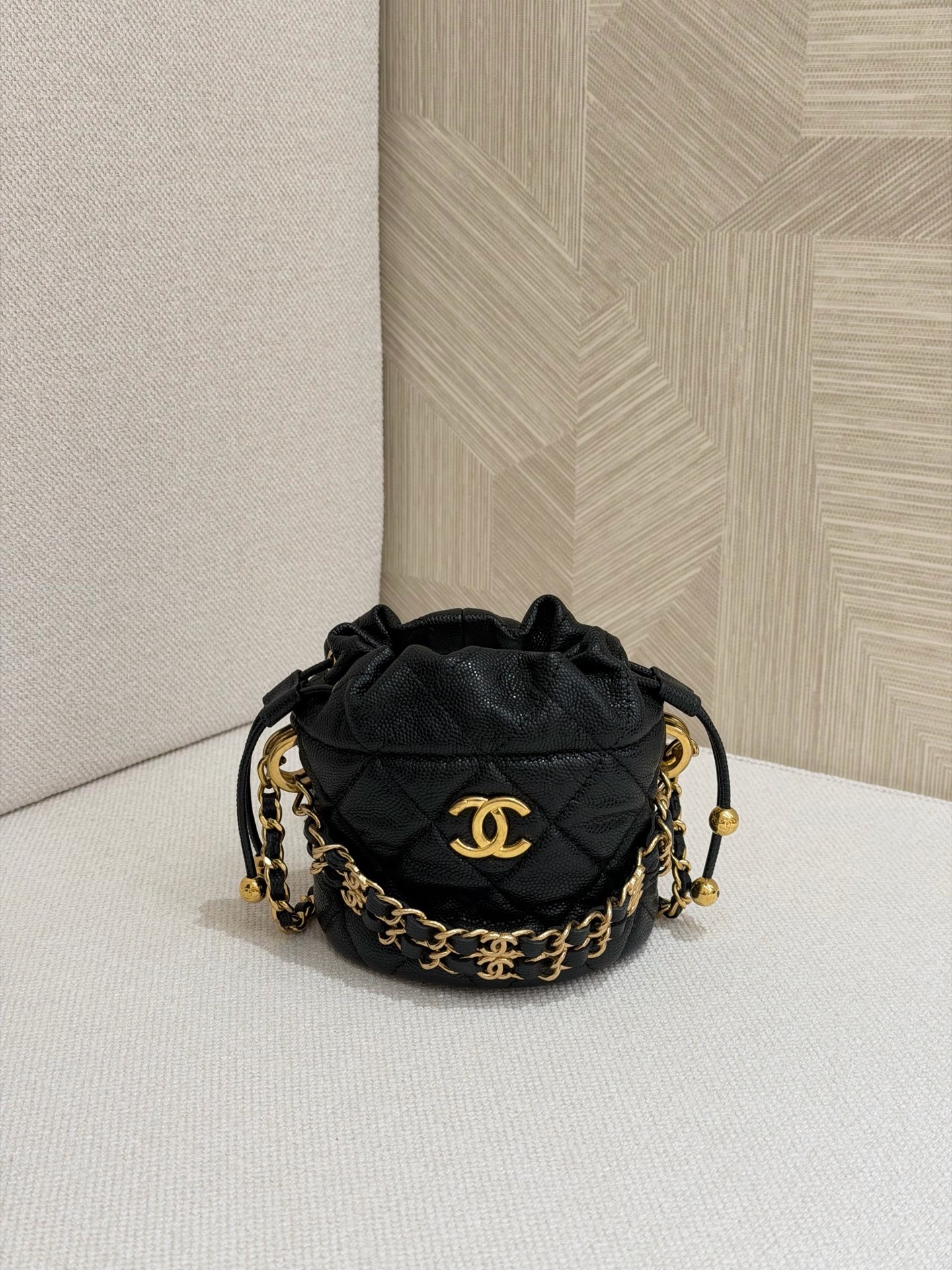 【預訂貨品】芯片款👜 Chanel 22k黑金金球mini水桶包