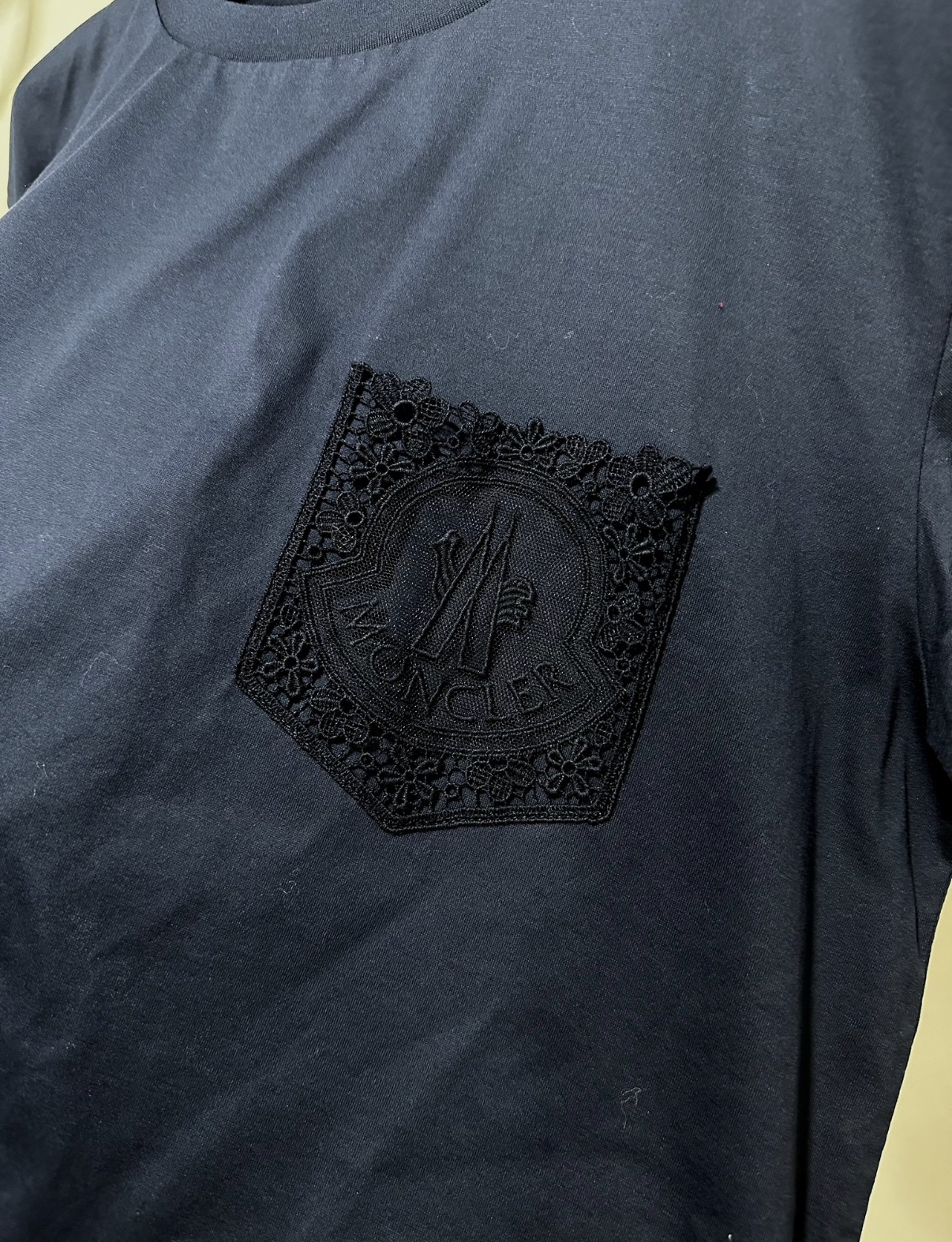 Moncler Lace pocket 深藍色Tee