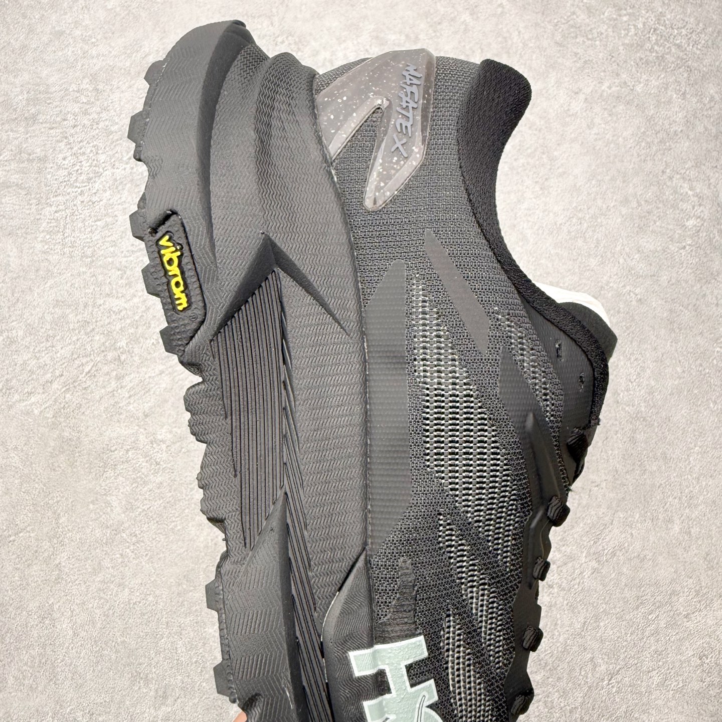 Hoka One One Mafate X