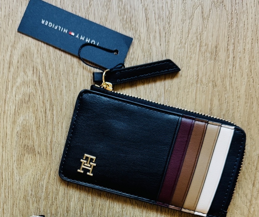 Tommy Hilfiger 咭片拉鏈銀包（香港現貨）