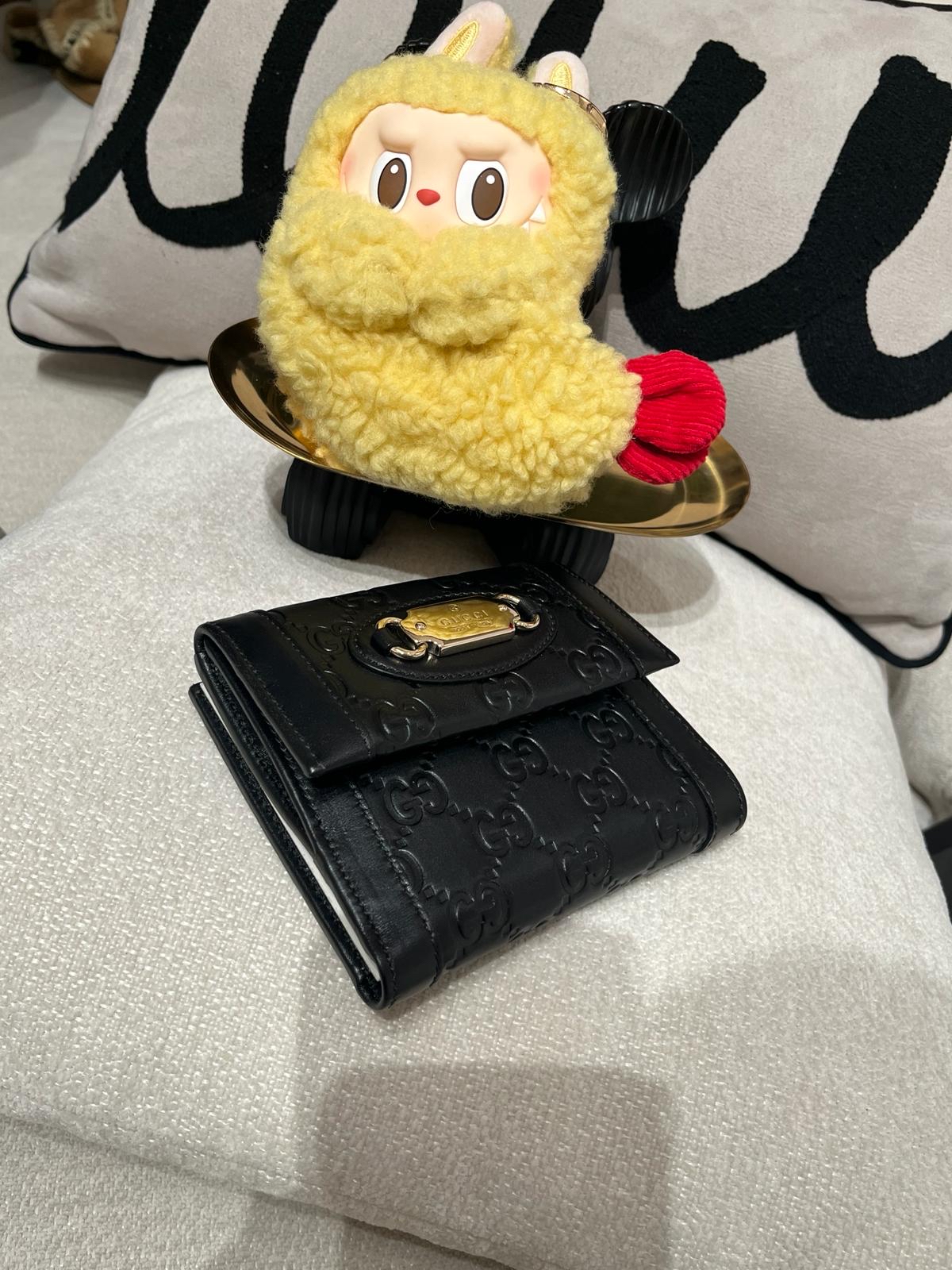 Gucci calfskin wallet 100%Authentic ,98%new ✅booklet✅box