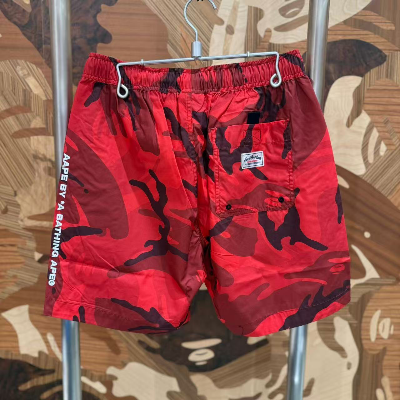 AAPE Moonface camo shorts (C693)