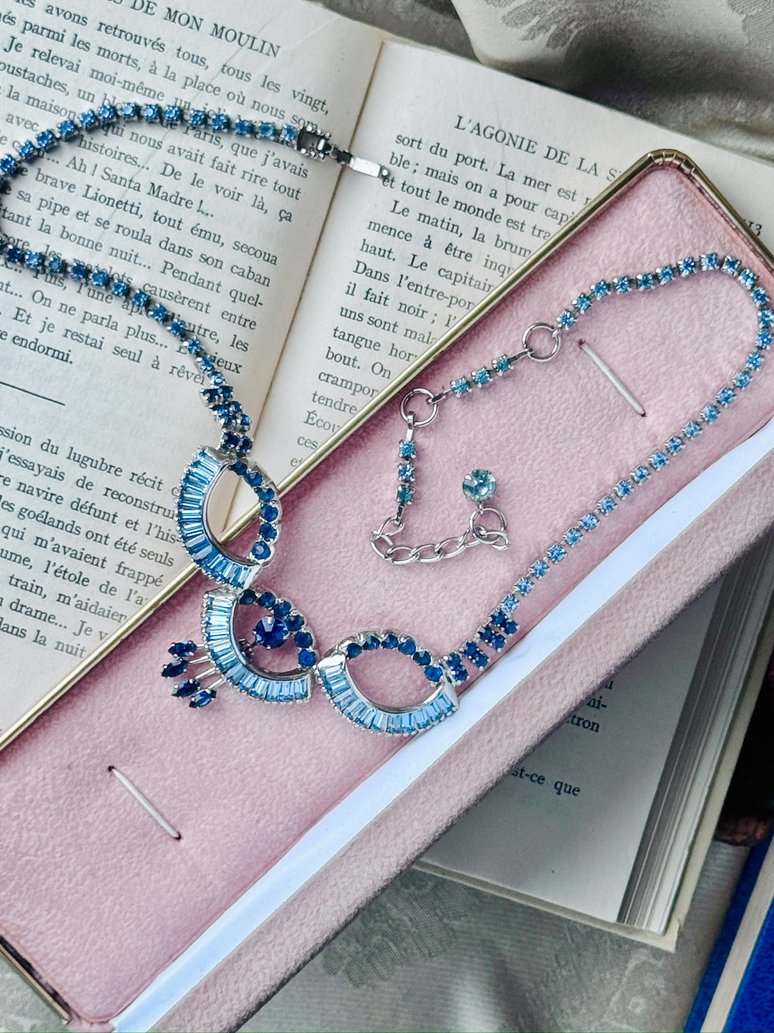 ca. 1960s Canadian Designer "Keyes" Three Loops Austrian Crystal Day & Night Cocktail Necklace (MT2607)