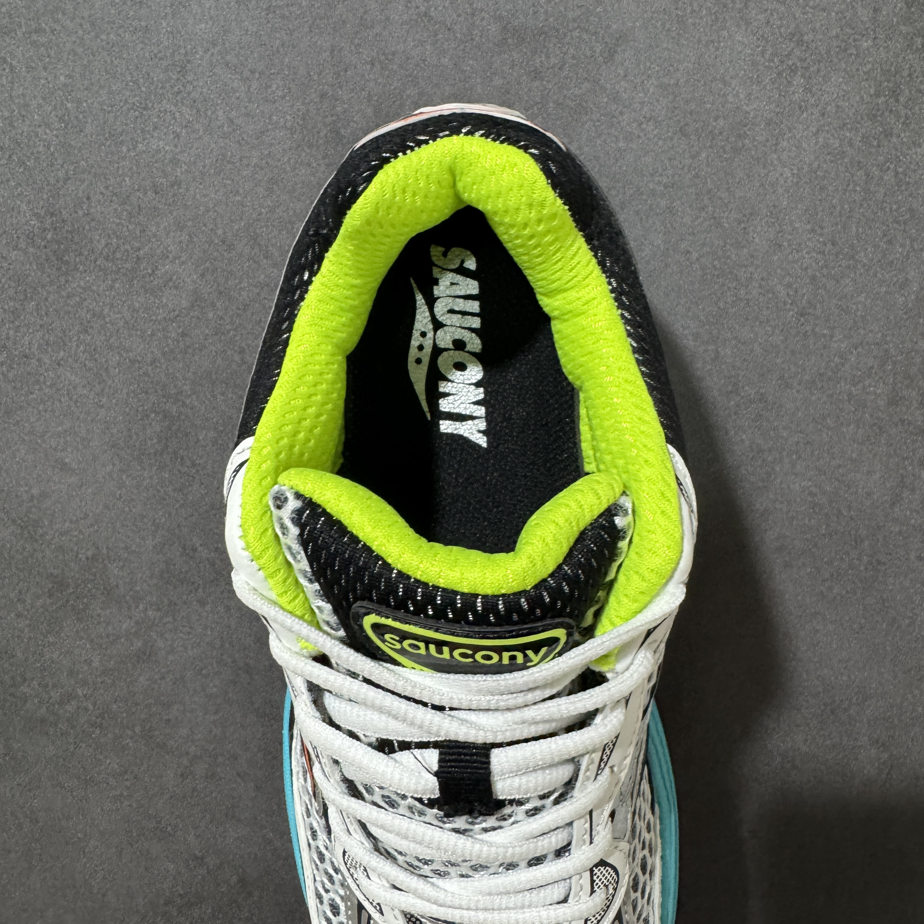 Saucony ProGrid Omni 9 OG