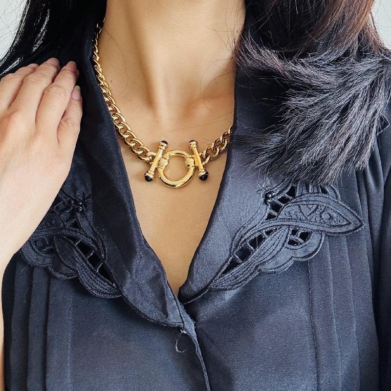 Vintage 1980s Designer-Quality Gold-Tone Chain Necklace with Faux Toggle Motif(MT2385)