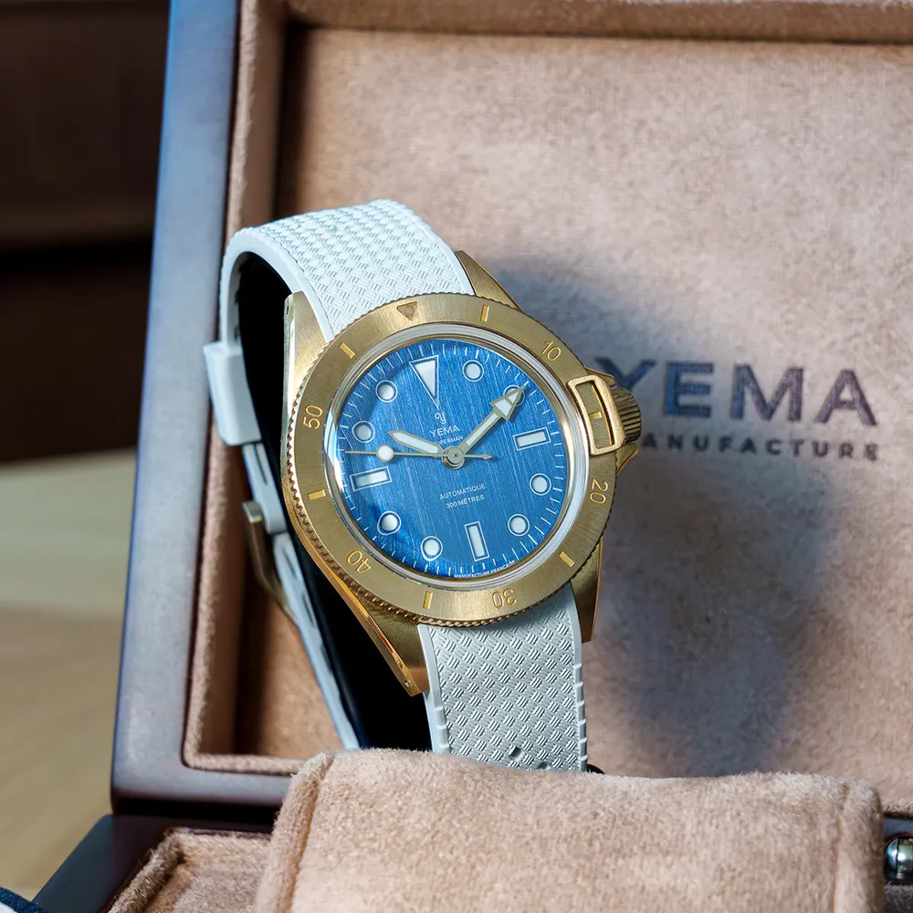 YEMA - Superman Bronze "SANDWICH" DIAL CMM.10 Limited Edition 39mm 13.25.10.35.ZNL.U5