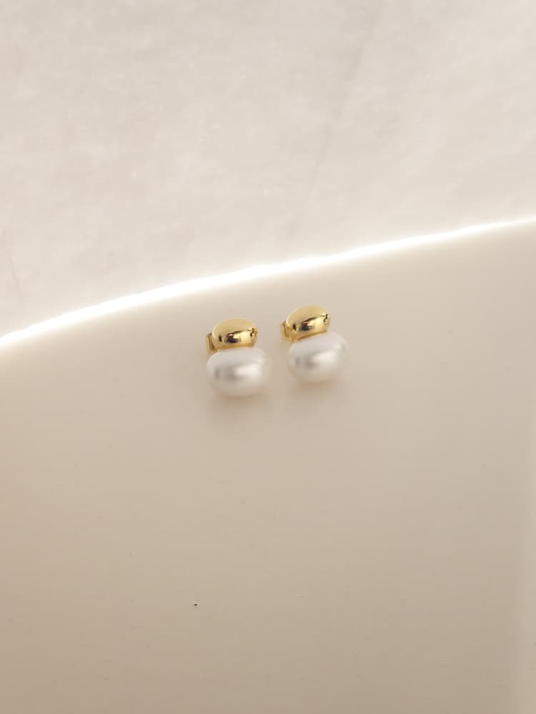 Pearl Dew Drop Stud Earrings